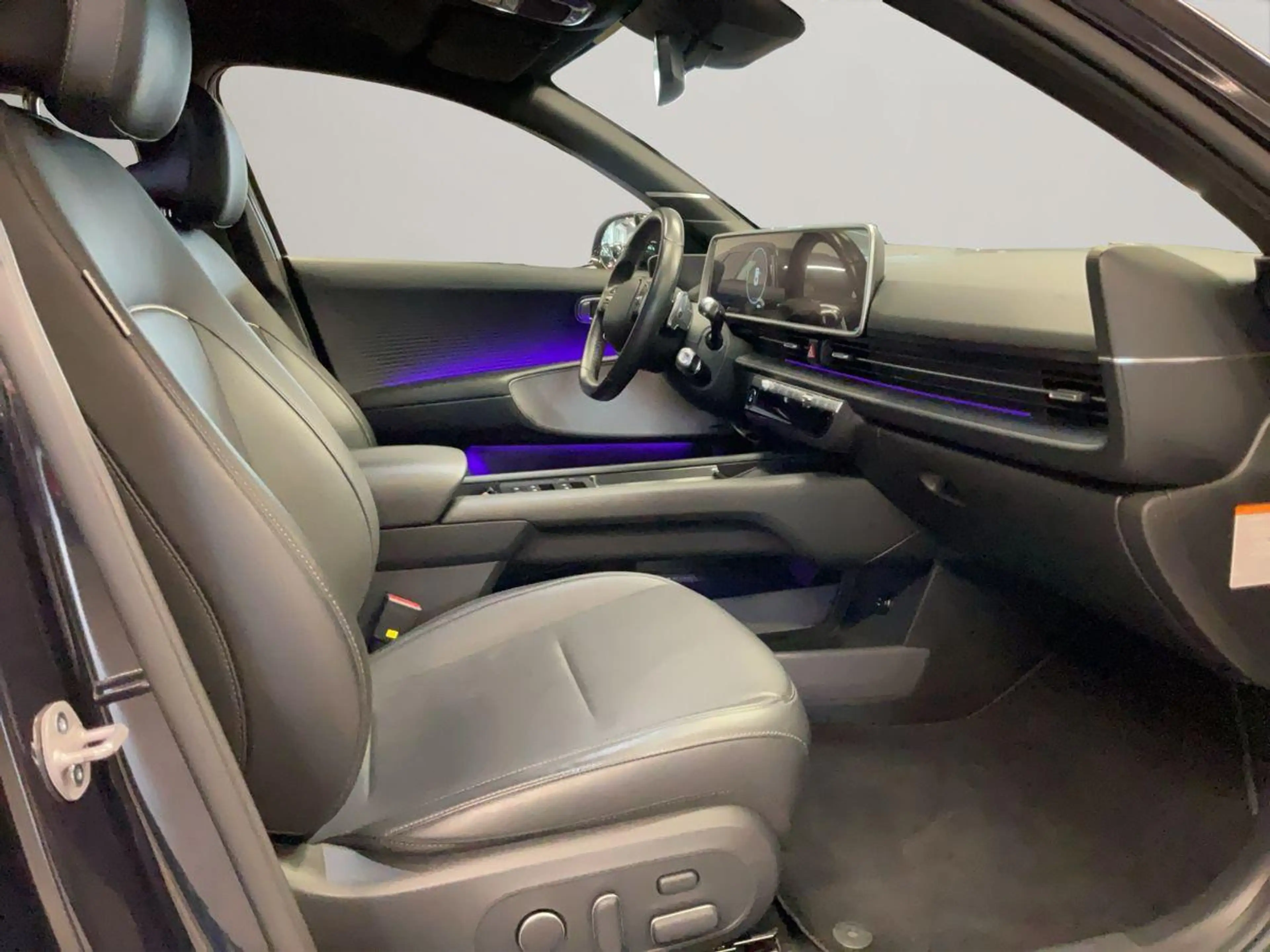 Hyundai IONIQ 6 'UNIQ' 77,4 kWh (229 PS) Heckantrieb — photo 14