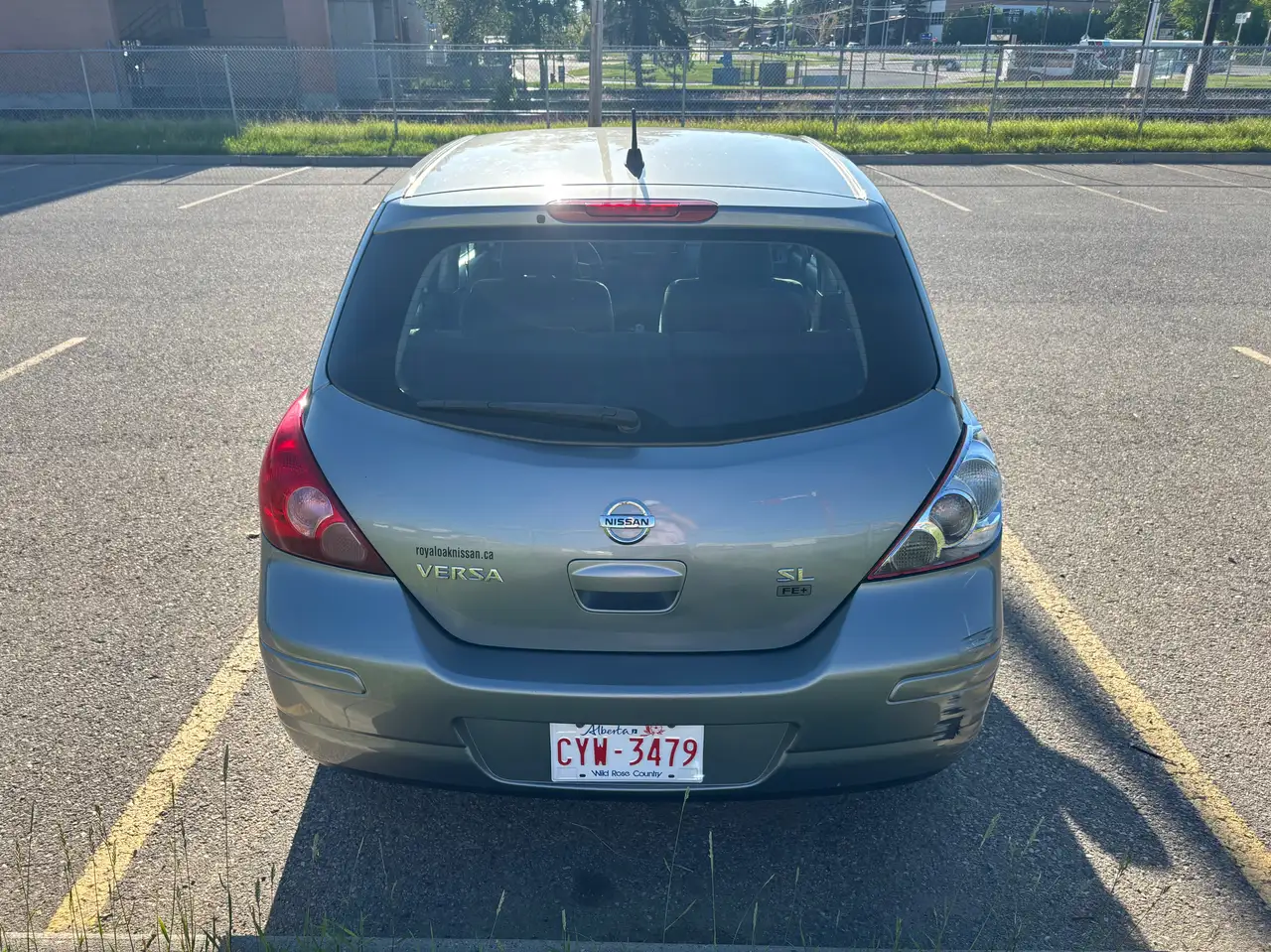 Nissan Versa fotografie Nissan Versa