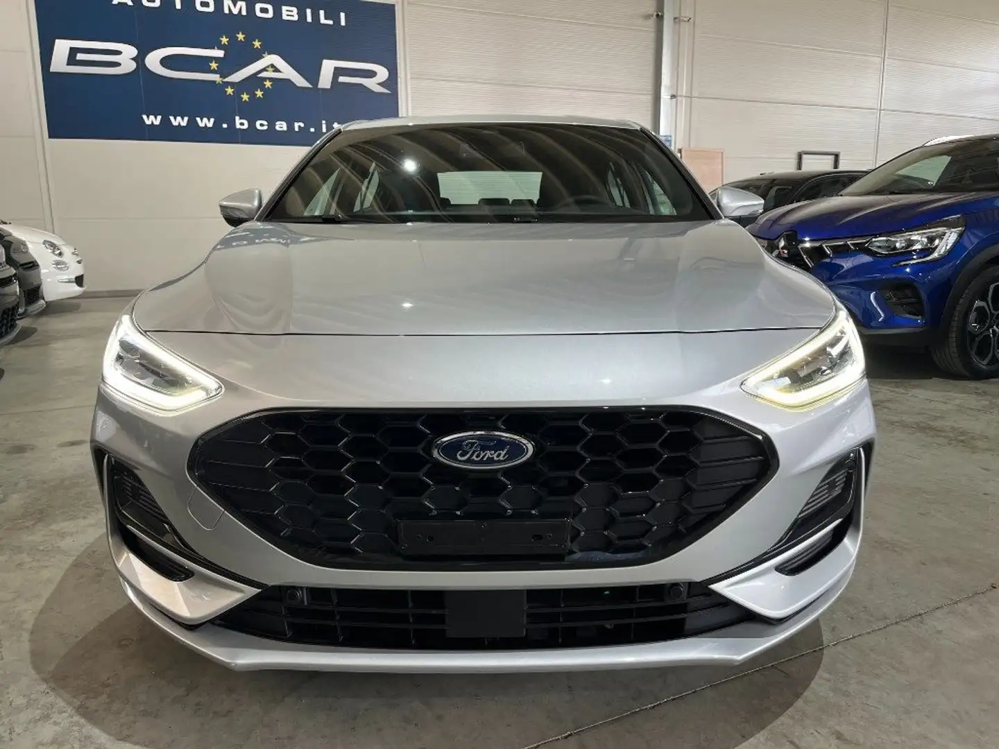 Ford Focus 1.0 EcoB. Hybrid 125CV 5p. ST-Line X LED/OK NEOPAT Gris - 2