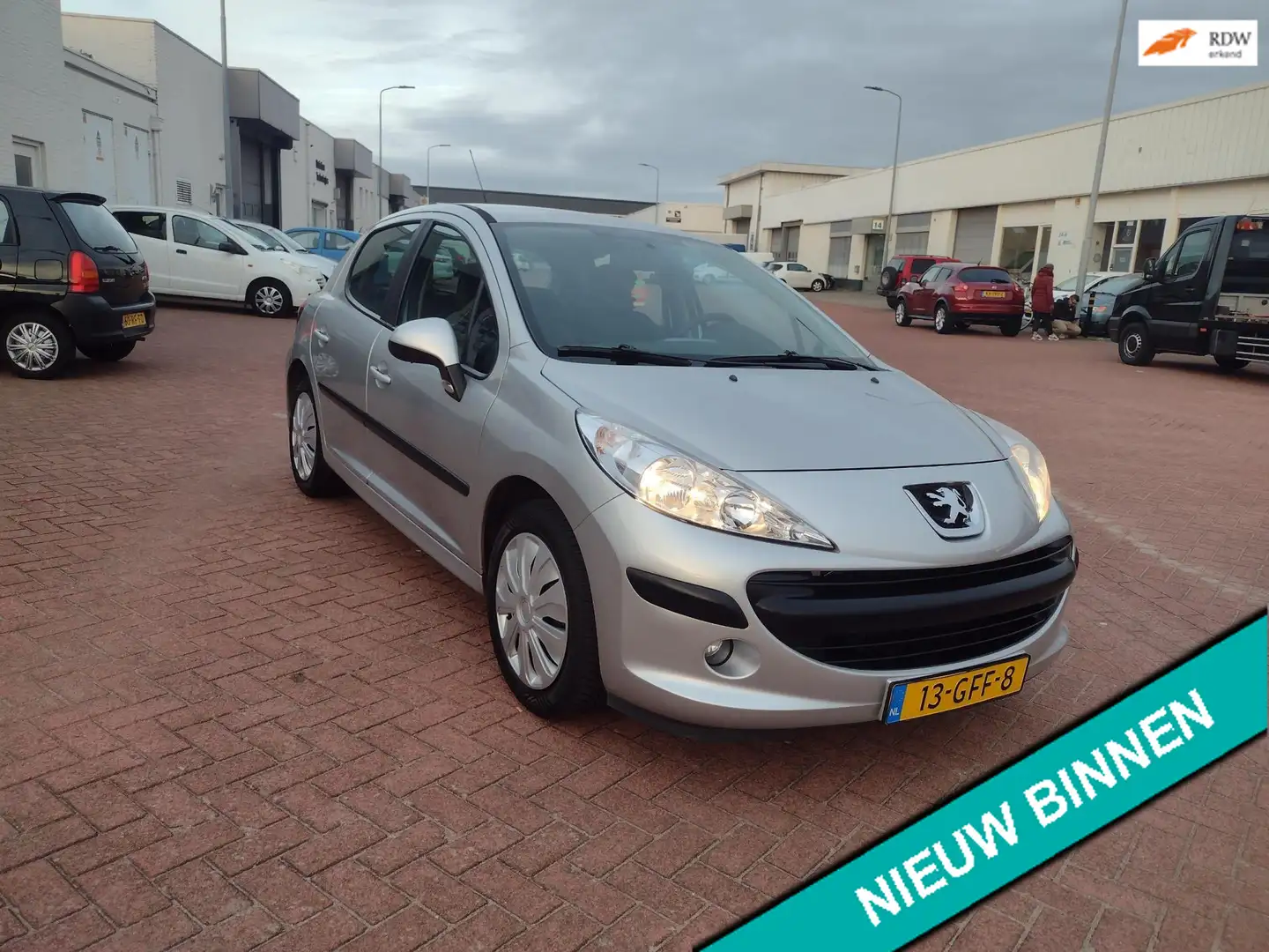 Peugeot 207 1.6 VTi Look MOOIE AUTO 0619590613 AIRCO 5 DRS Gris - 1