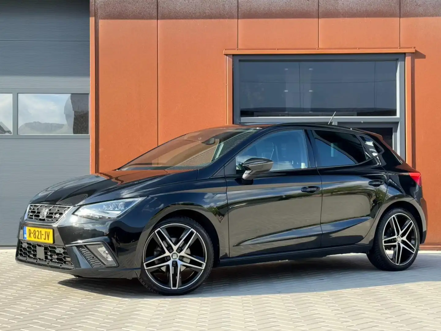 SEAT Ibiza 1.0 TSI FR Business Intense Plus | DEALER | Virtua Noir - 1