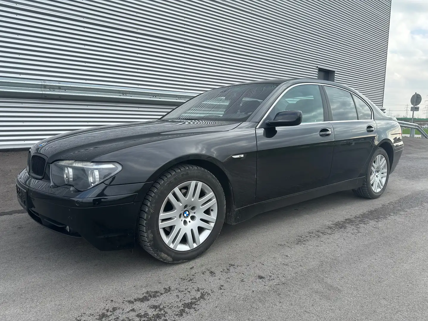 BMW 735 i Österreich-Paket Aut. ID:21 crna - 2