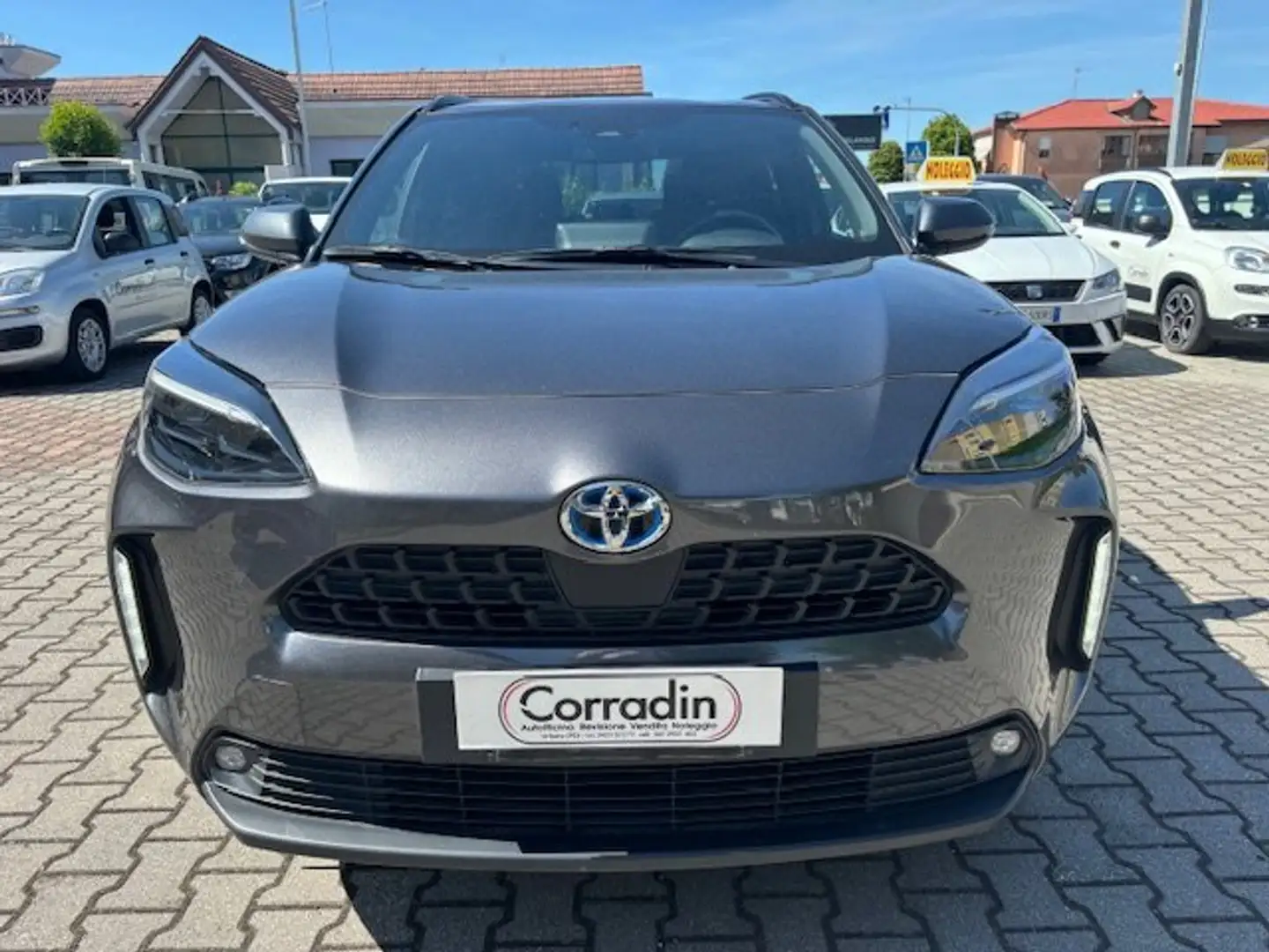 Toyota Yaris Cross 1.5h TREND fwd 116cv e-cvt Gris - 2