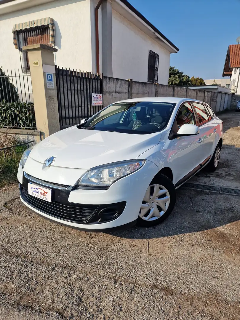 Renault Megane SporTour 1.5 dci Wave 110cv Weiß - 2