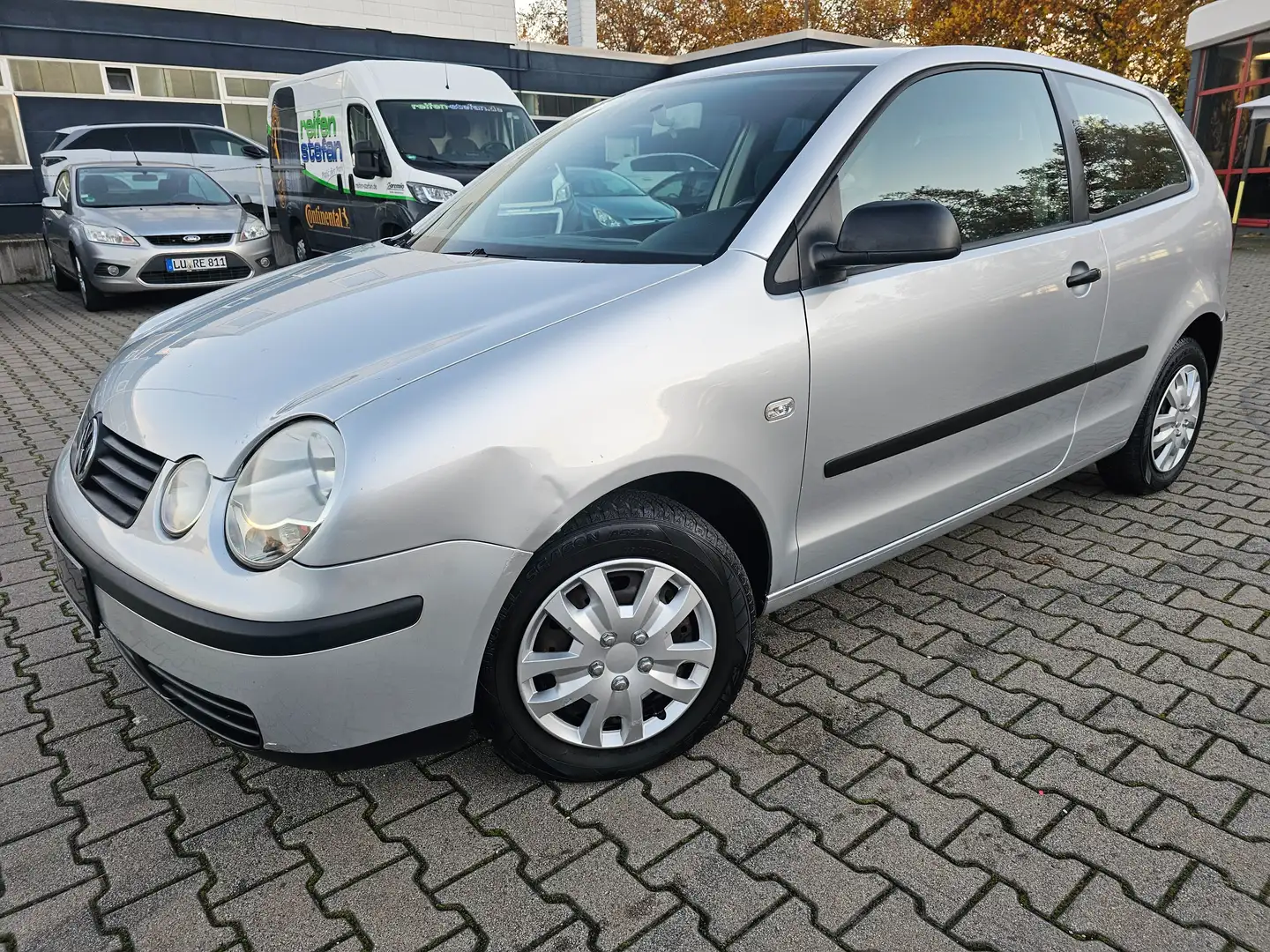 Volkswagen Polo Polo IV  3-Türer 1.2,Klima,ZV,el.Fe,Tüv11/27 Zilver - 1