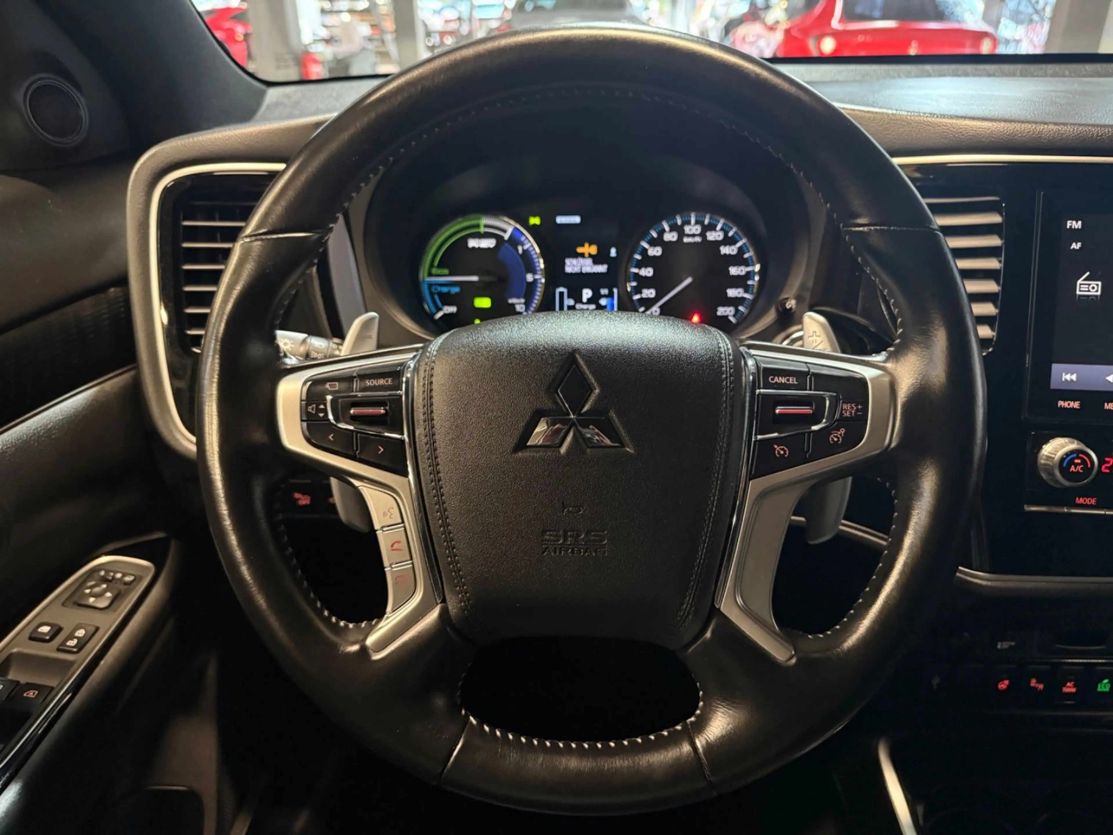 Mitsubishi Outlander 2.4 MIVEC PLUG-IN HYBRID 4WD Aut. LED — photo 11