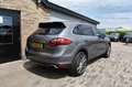 Porsche Cayenne 3.0 S HYBRID, Xenon, Pano, Camera Grijs - thumbnail 3