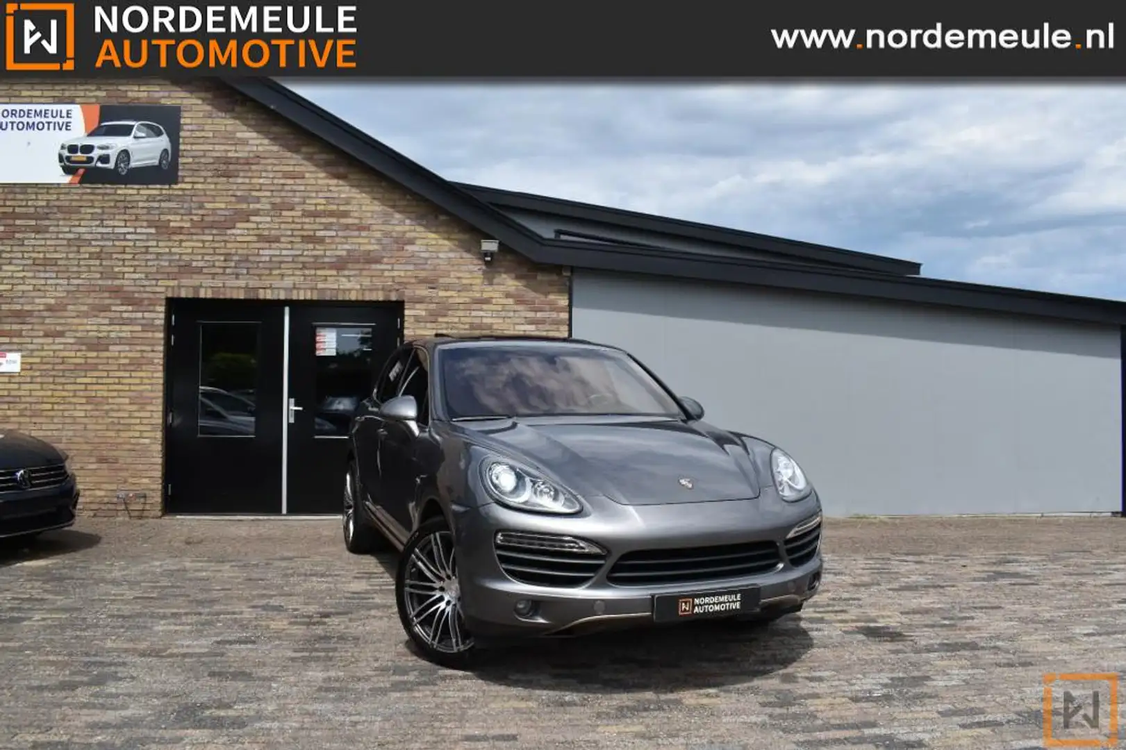 Porsche Cayenne 3.0 S HYBRID, Xenon, Pano, Camera Grijs - 1
