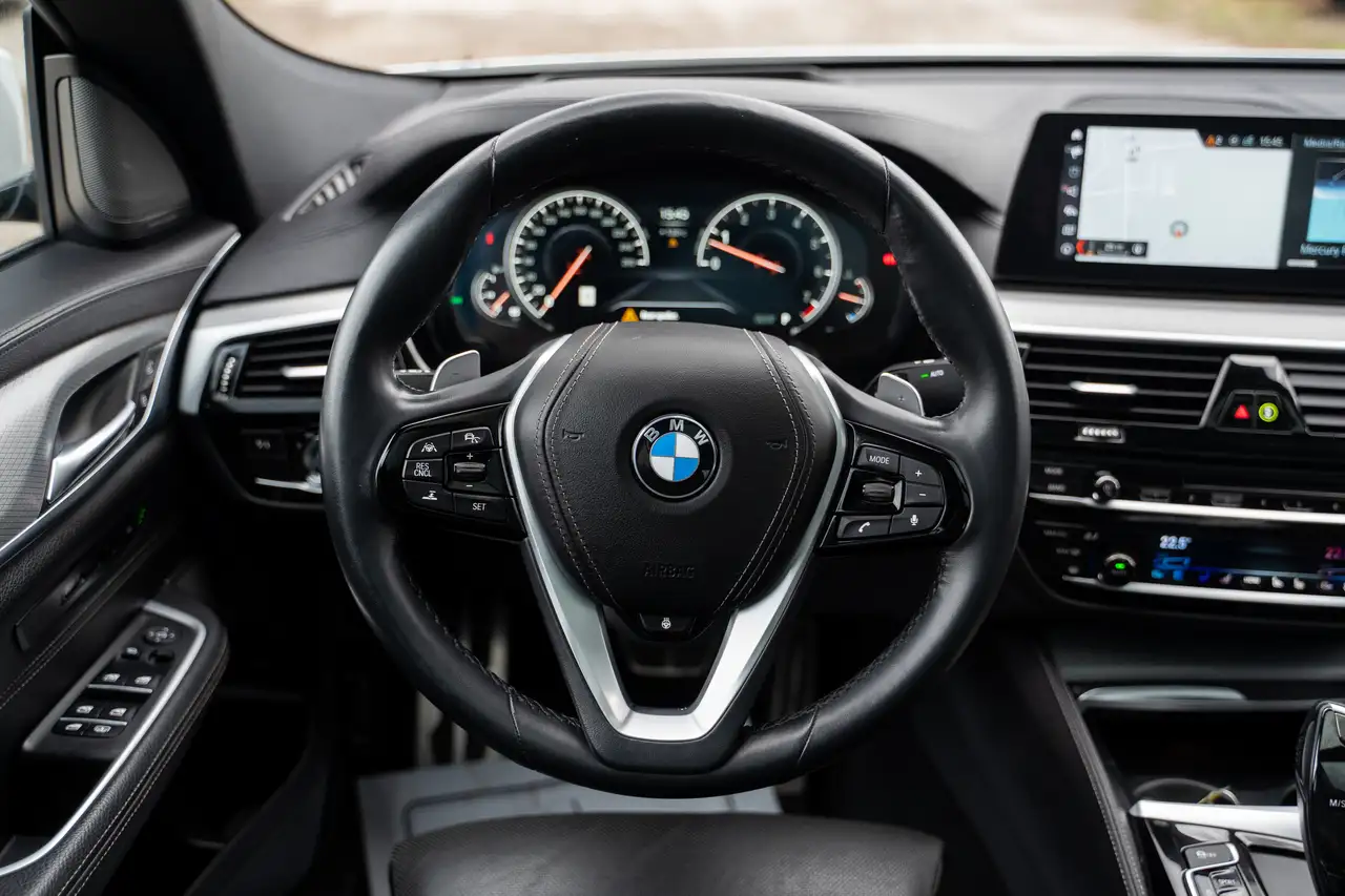 BMW 6 Series снимка BMW 6 Series