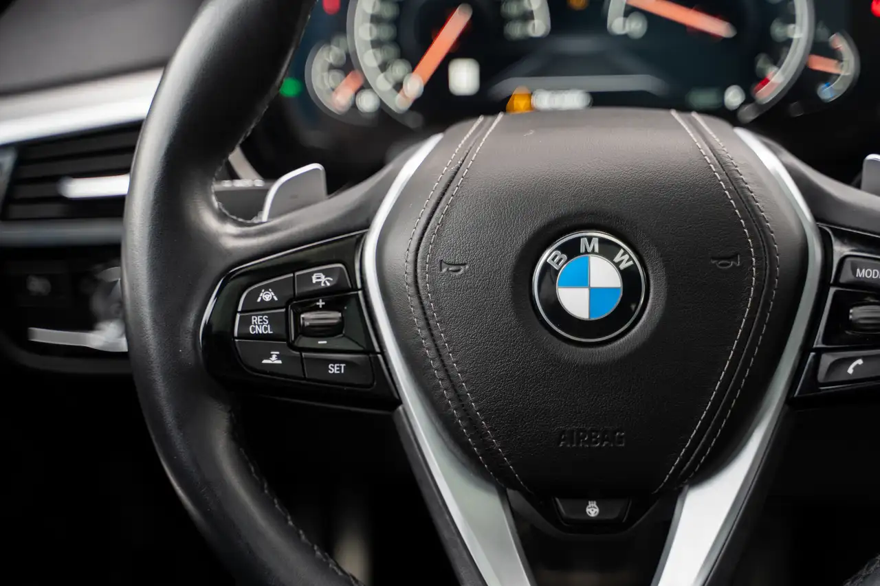 BMW 6 Series снимка BMW 6 Series