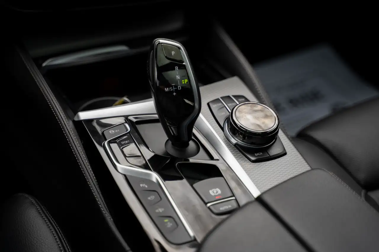 BMW 6 Series снимка BMW 6 Series