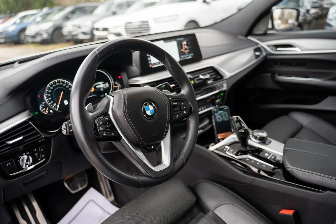 BMW 6 Series снимка BMW 6 Series