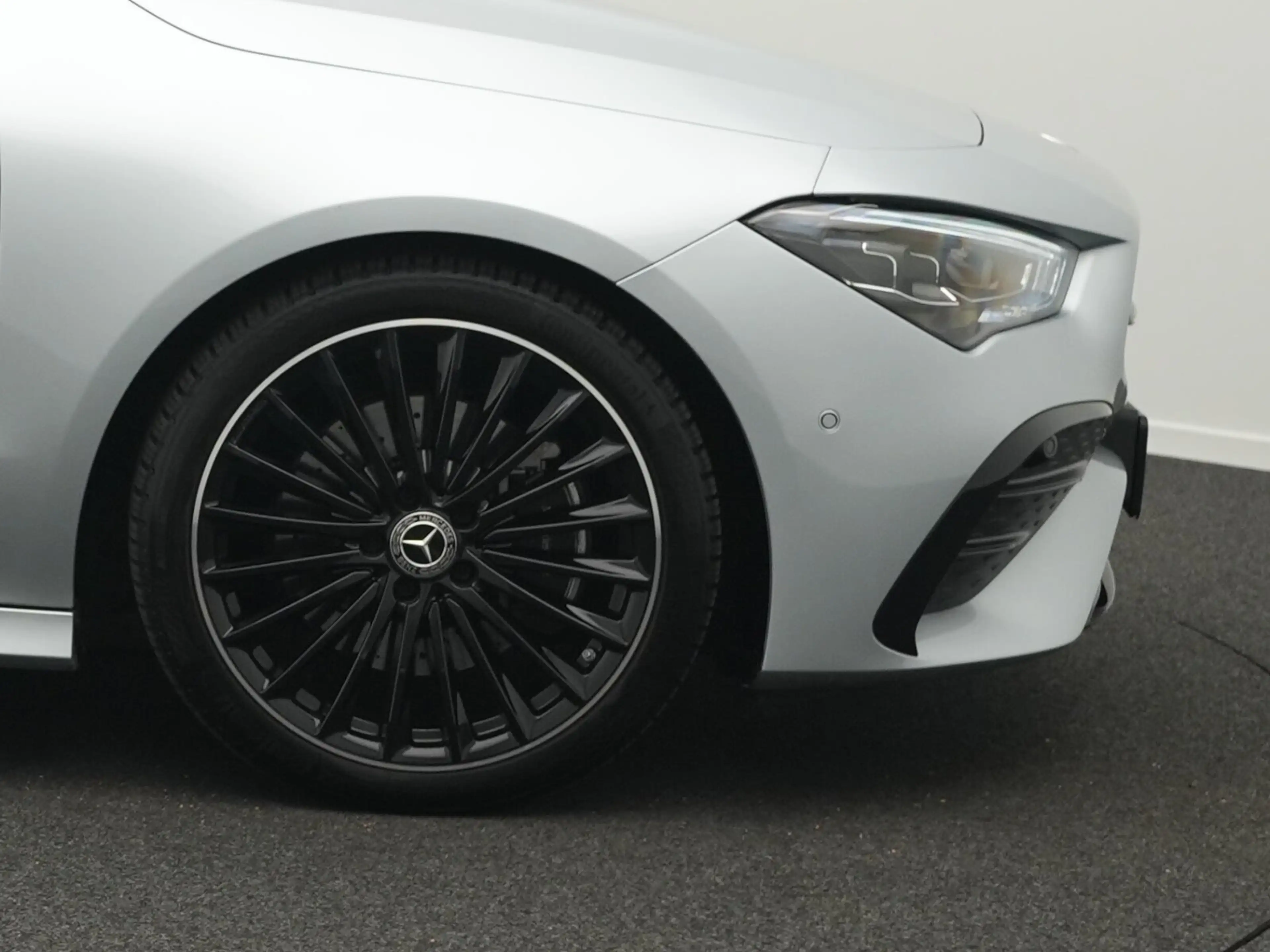 Mercedes-Benz CLA 200 CLA 200 AMG-Line Cpe Multi+Kamera+Night+19" Navi — photo 8