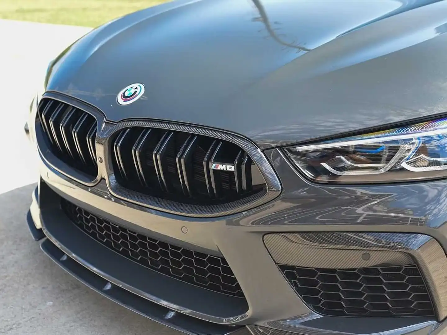 BMW M8 Competition Gran Coupe Šedá - 1