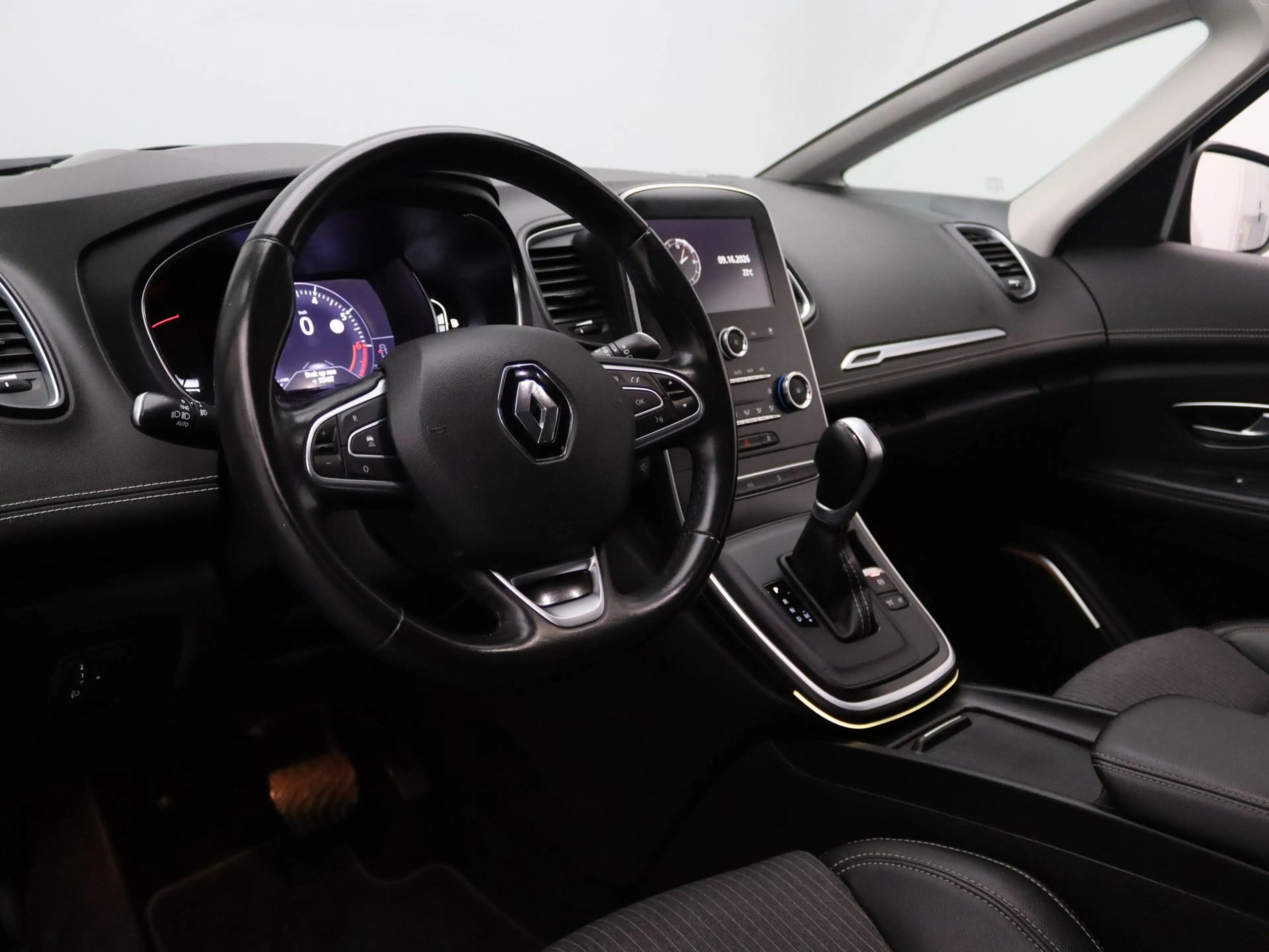 Renault Scenic 140pk TCe Intens Climate | Head-Up — photo 3