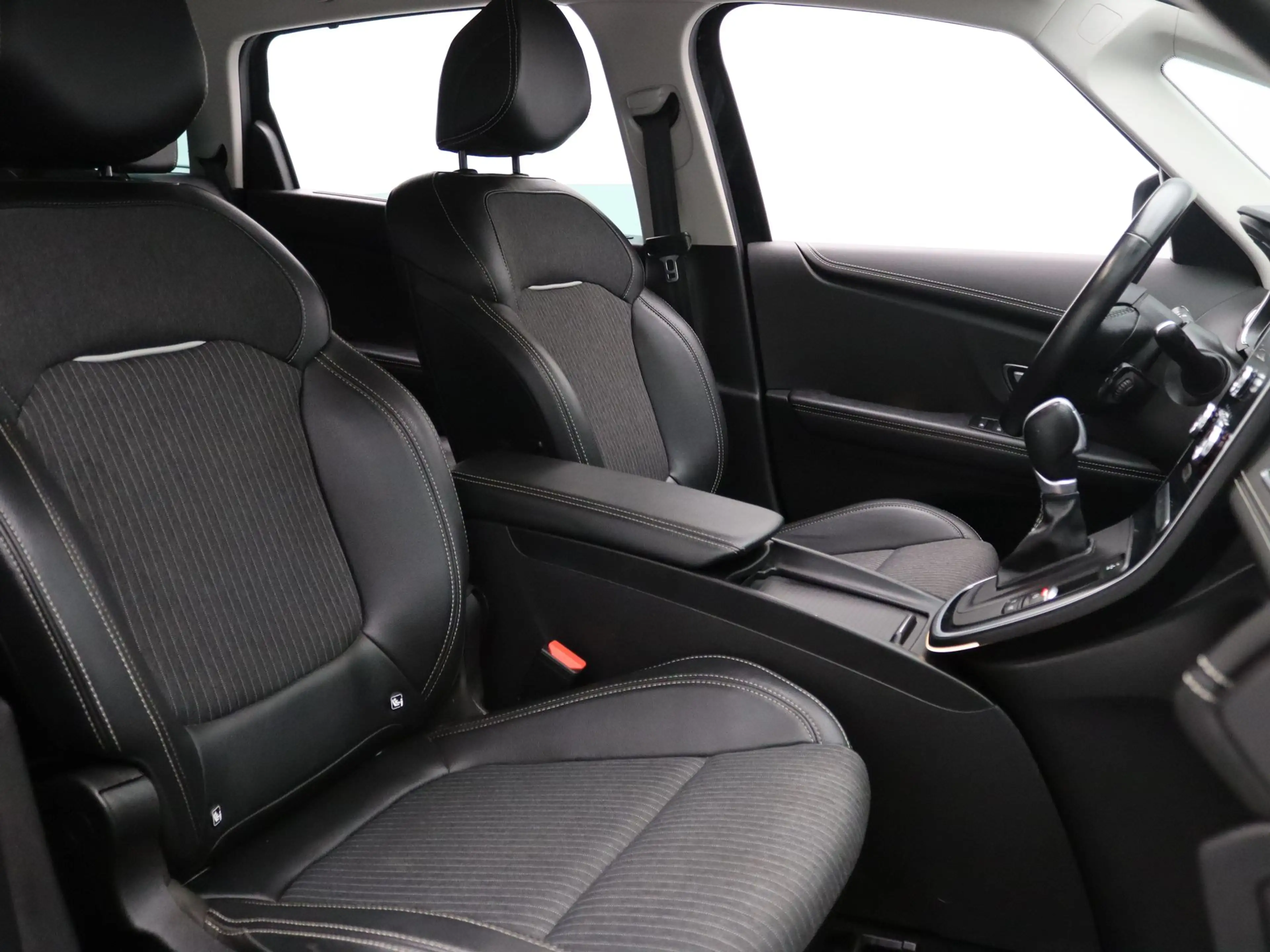 Renault Scenic 140pk TCe Intens Climate | Head-Up — photo 30