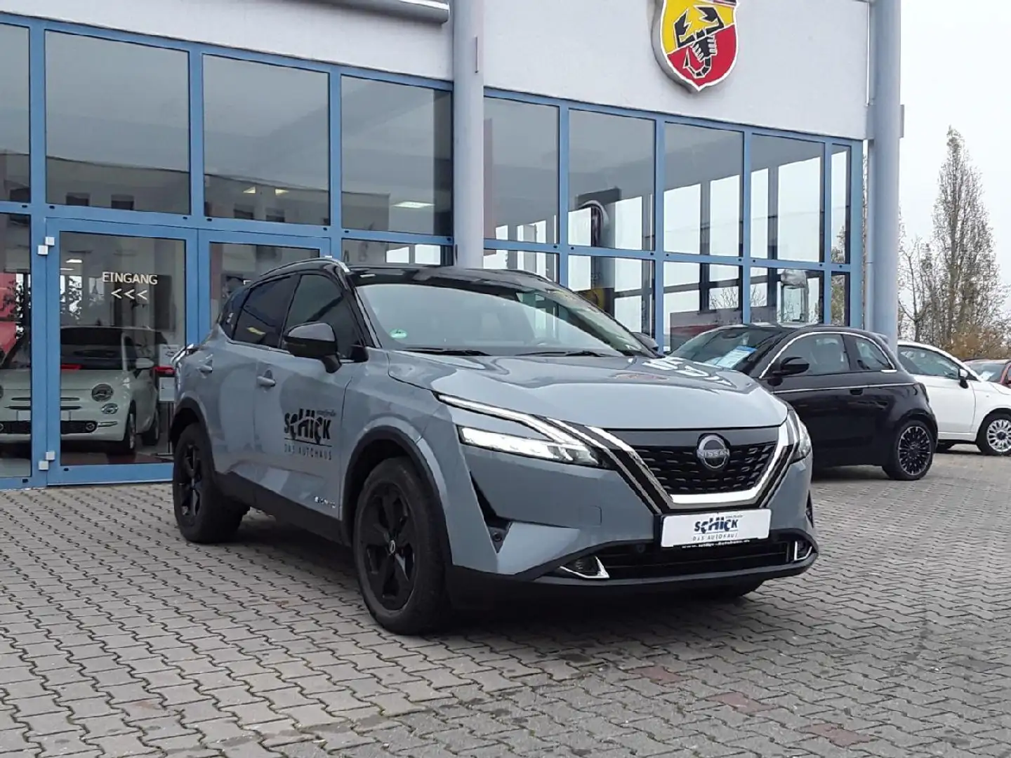 Nissan Qashqai Qashqai Black Editon 1.5 VC-T e-Power 4x2 Grau - 2