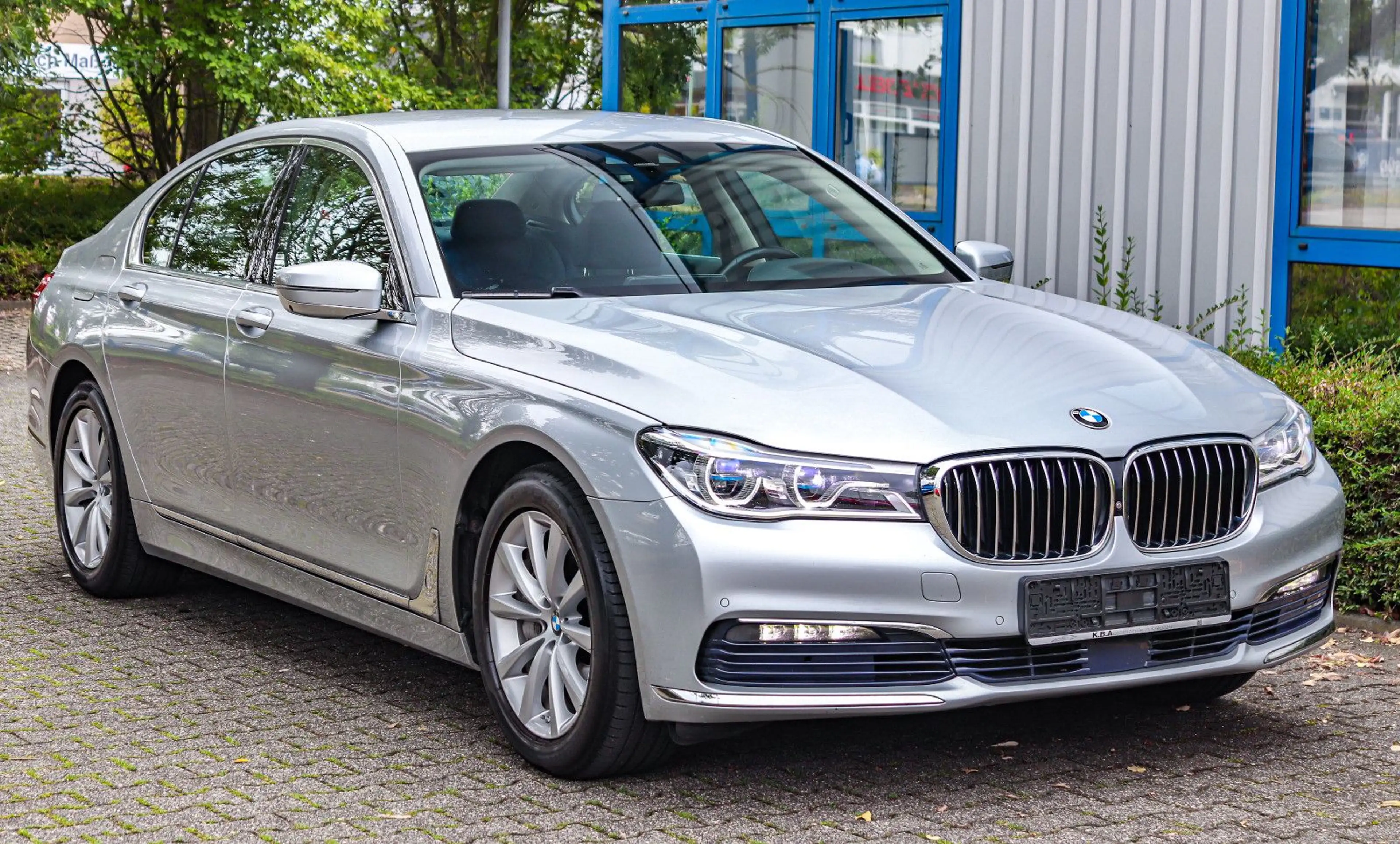BMW 730 d xD*NIVEAUREG*LASER*SOFT*HUD*MASSAGE*KEYLESS — photo 4