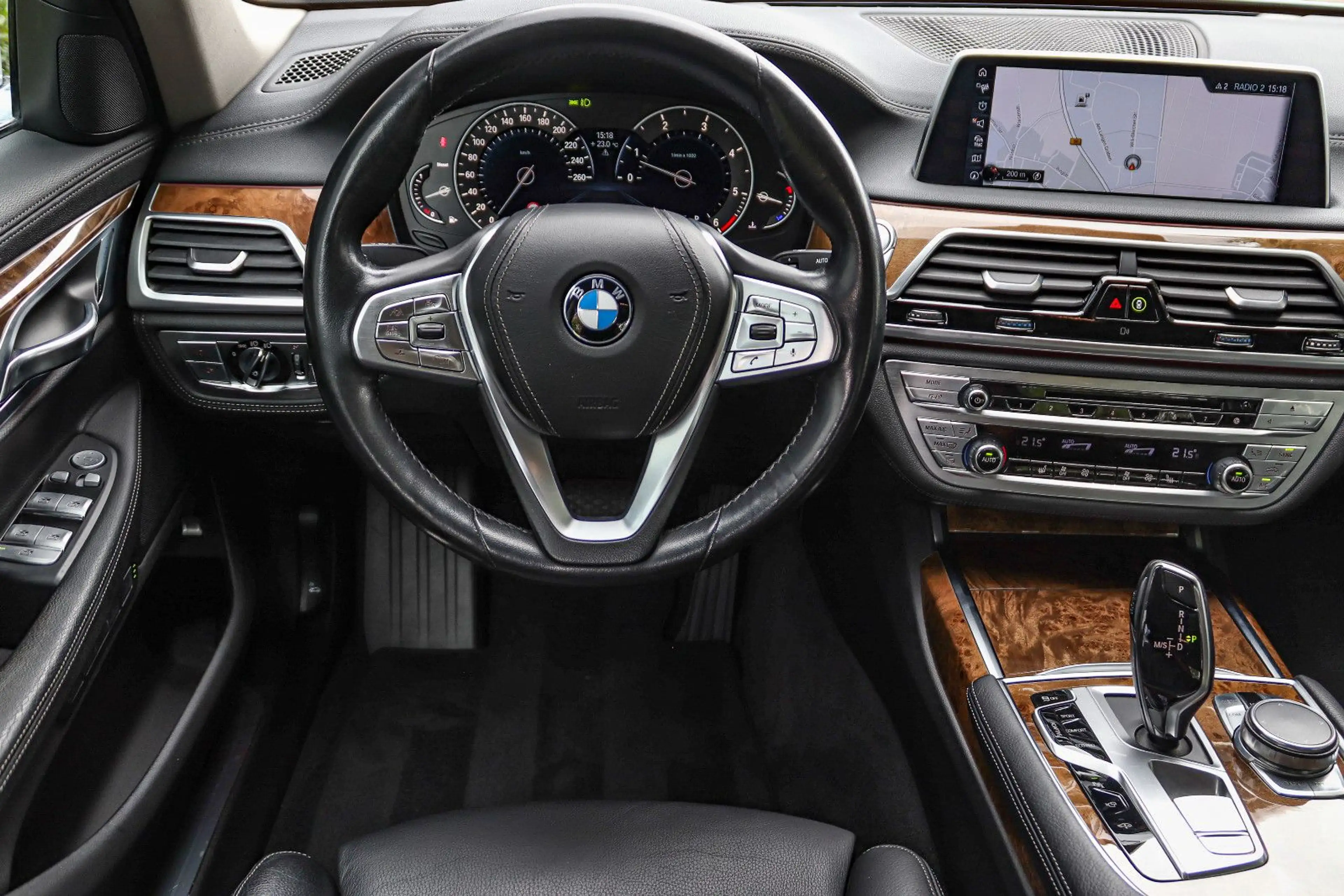 BMW 730 d xD*NIVEAUREG*LASER*SOFT*HUD*MASSAGE*KEYLESS — photo 12