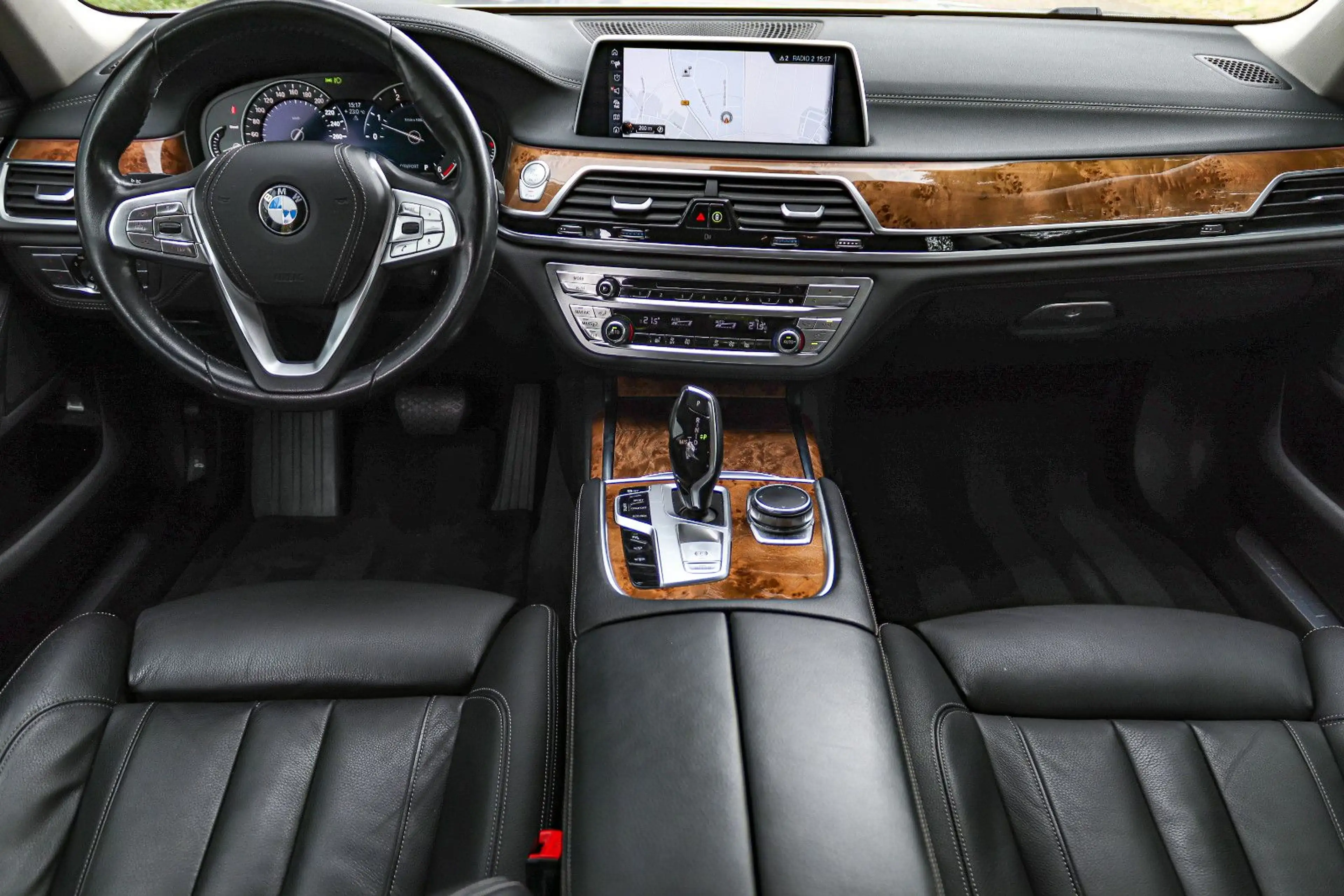 BMW 730 d xD*NIVEAUREG*LASER*SOFT*HUD*MASSAGE*KEYLESS — photo 2