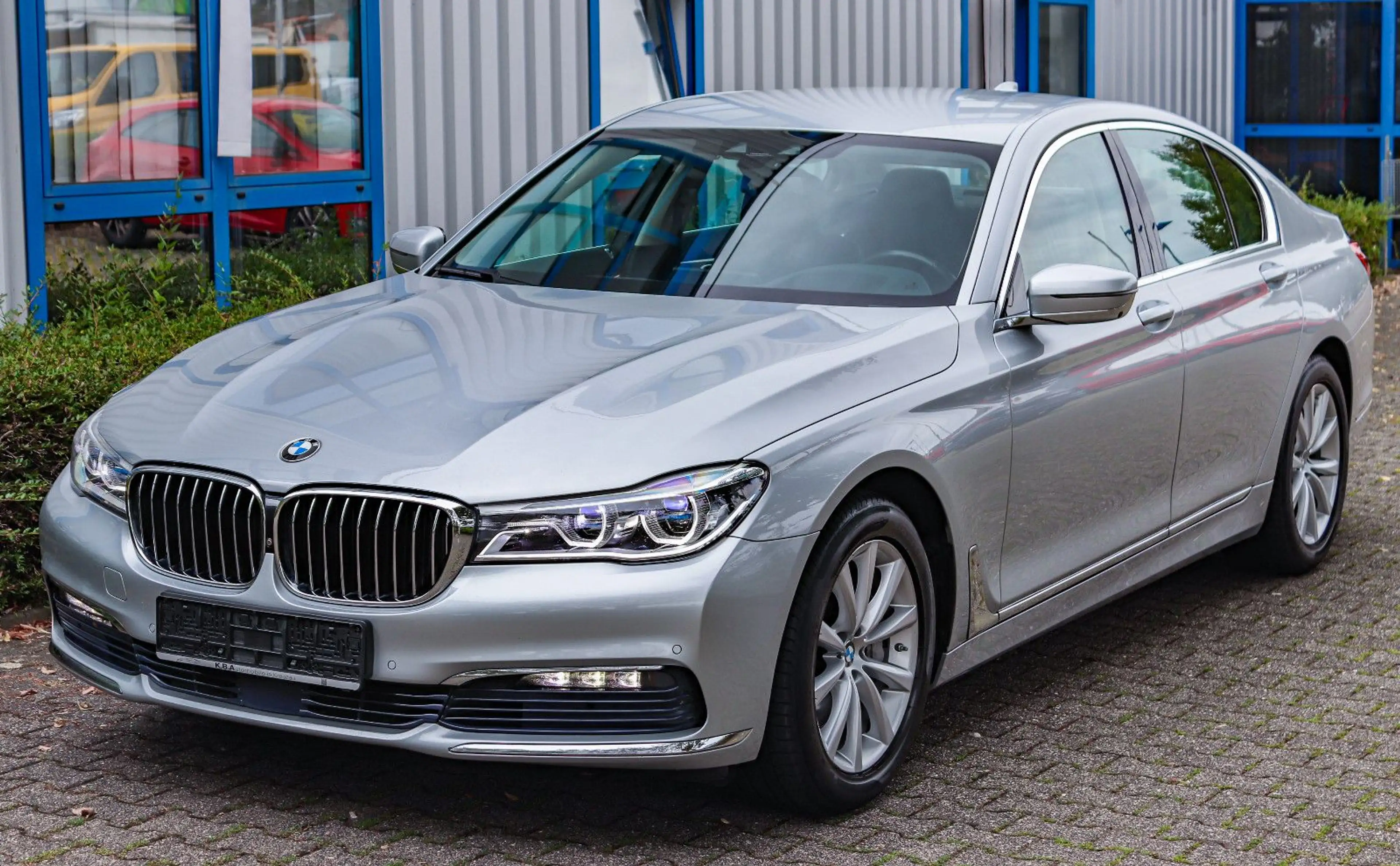BMW 730 d xD*NIVEAUREG*LASER*SOFT*HUD*MASSAGE*KEYLESS