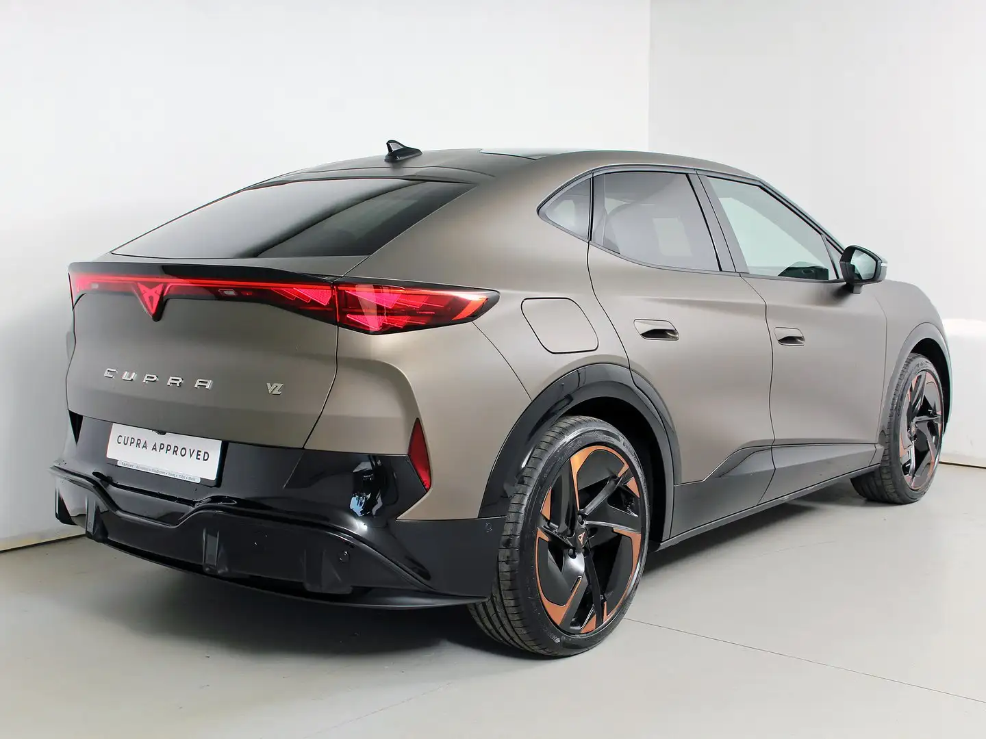 CUPRA Tavascan VZ Adrenaline 4Drive250kW/340PS Grau - 2