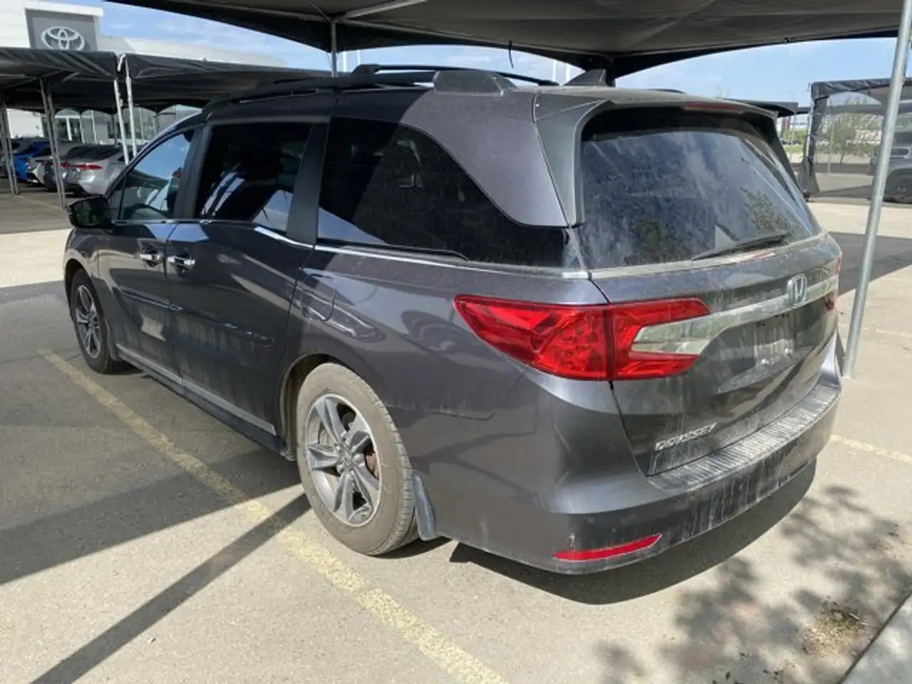 Honda Odyssey снимка Honda Odyssey