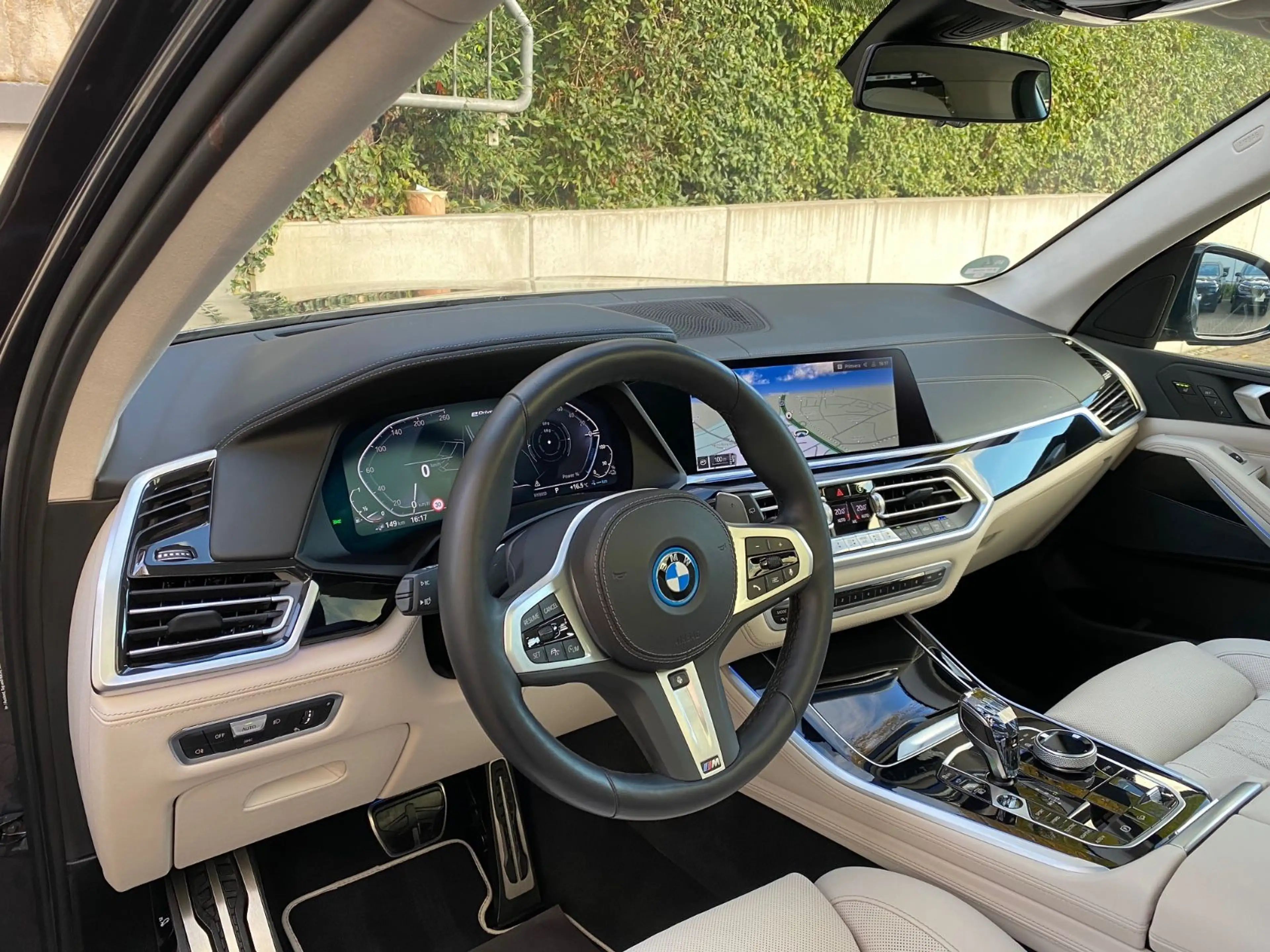 BMW X5 xDr45e M Sport PANO-SKY*AHK*Massage*Softclose — photo 2