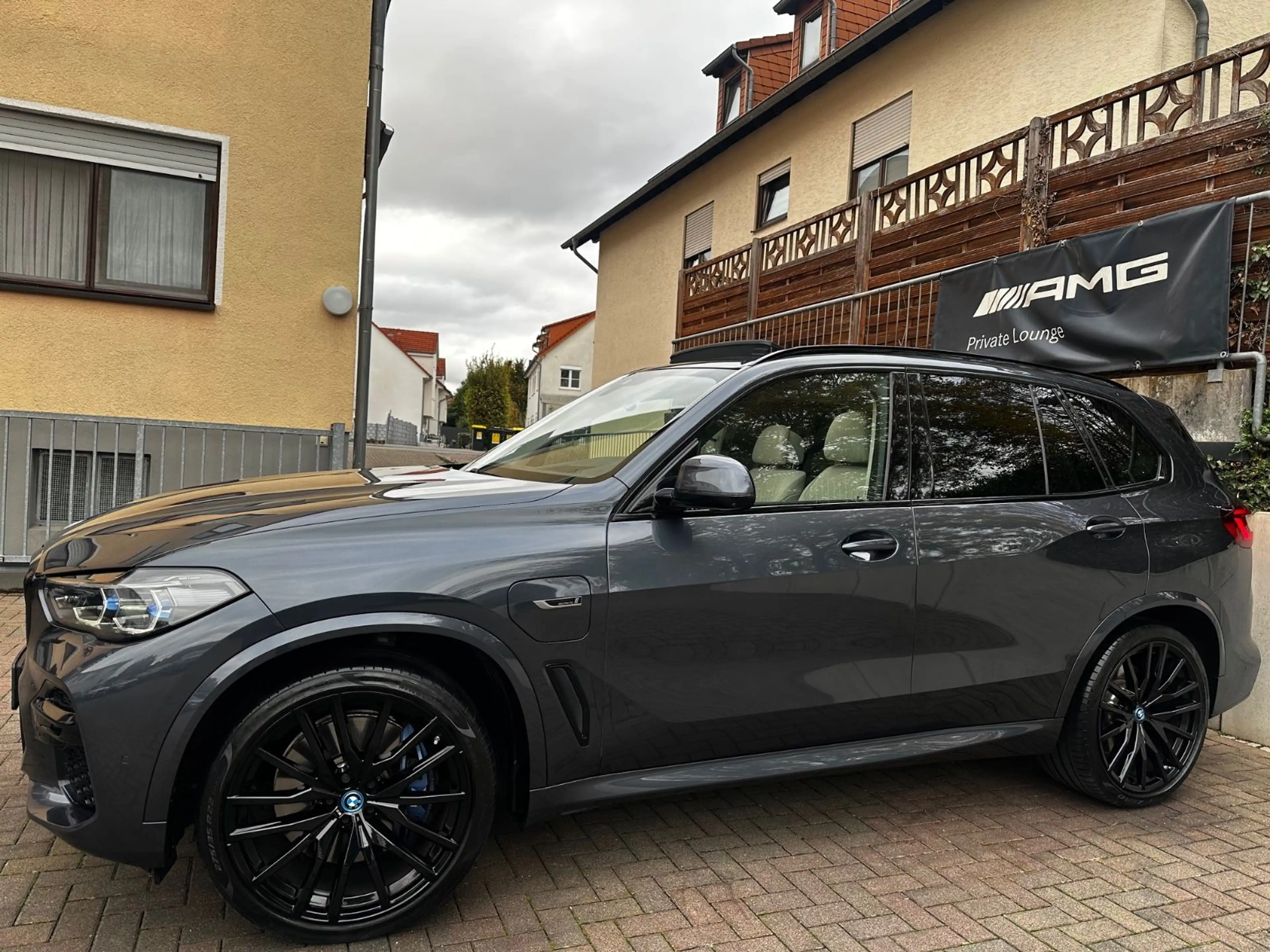 BMW X5 xDr45e M Sport PANO-SKY*AHK*Massage*Softclose — photo 15