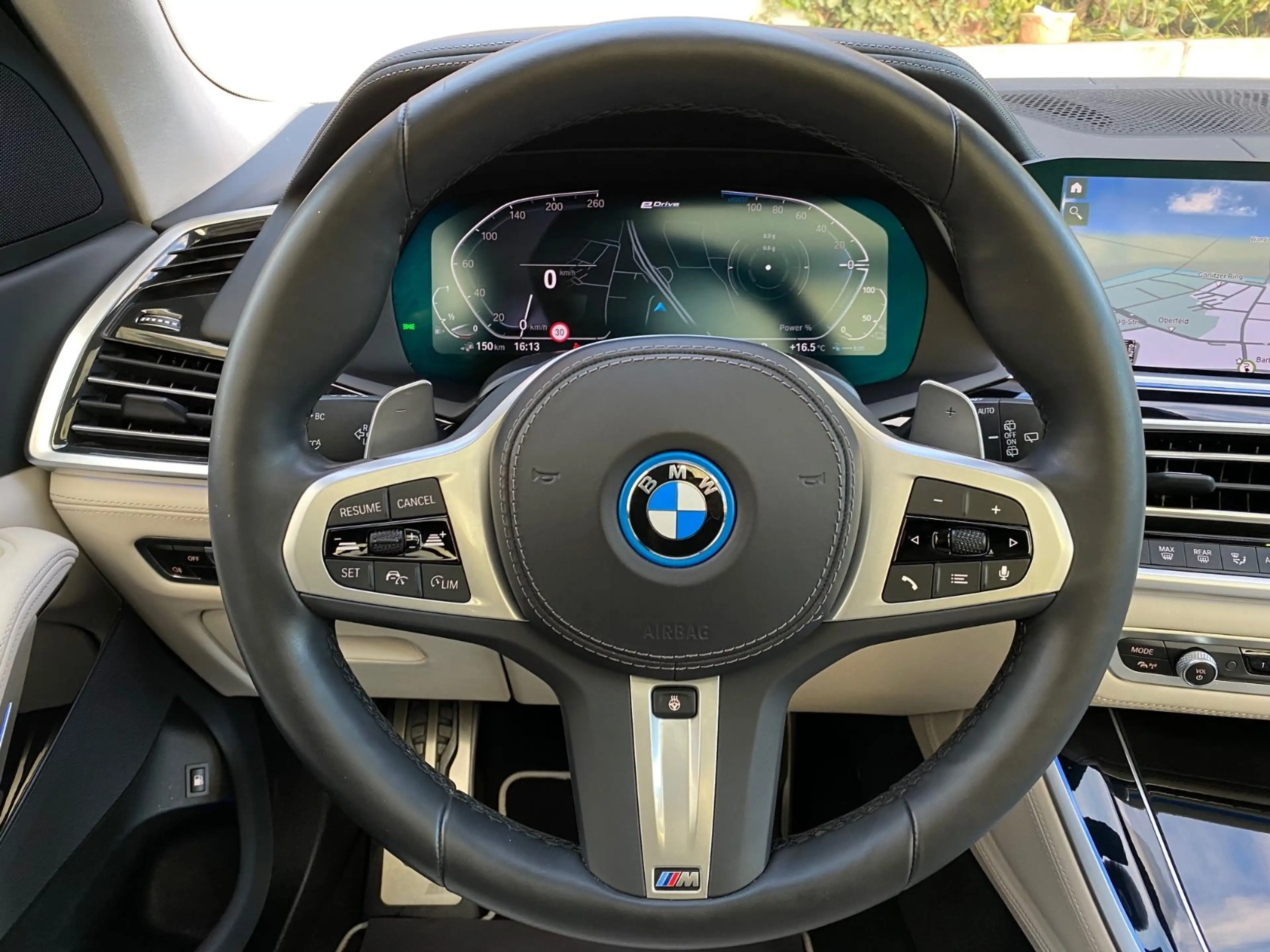 BMW X5 xDr45e M Sport PANO-SKY*AHK*Massage*Softclose — photo 13
