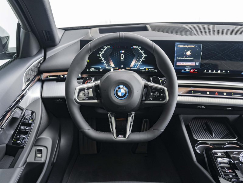 BMW 550 5 serie Touring 550e xDrive M Sportpakket Pro | In — photo 9