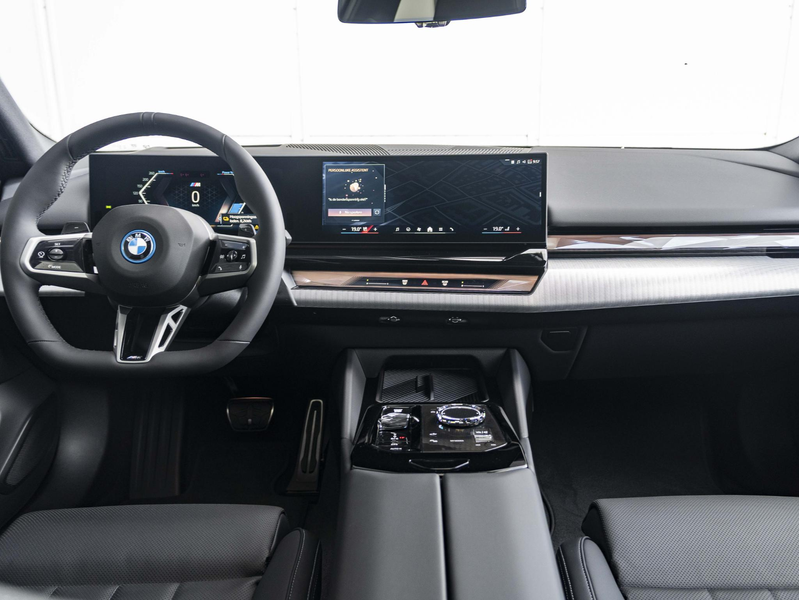BMW 550 5 serie Touring 550e xDrive M Sportpakket Pro | In — photo 3