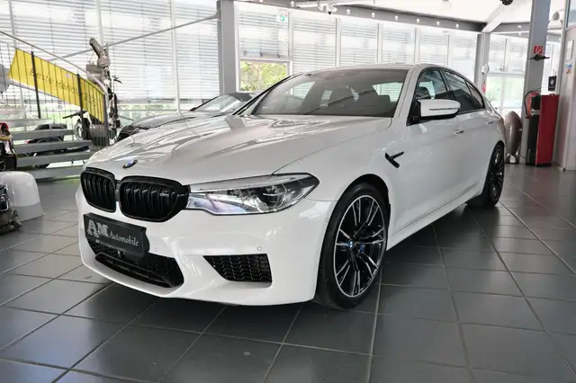 BMW M5 B&W/DrivingAssistantPlus/Massage/DeutschesFZ
