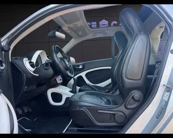 Smart Fortwo view 9