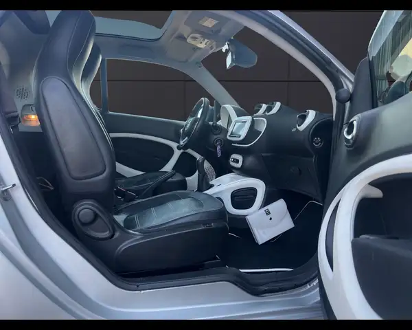 Smart Fortwo view 16