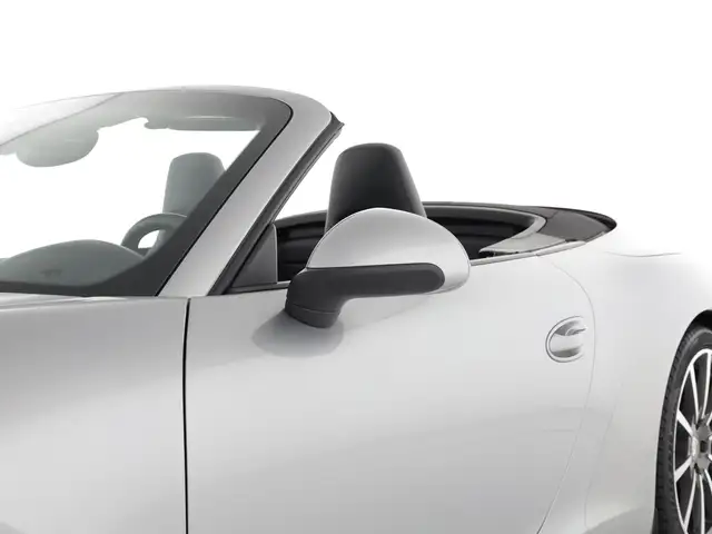 Porsche 911 view 16