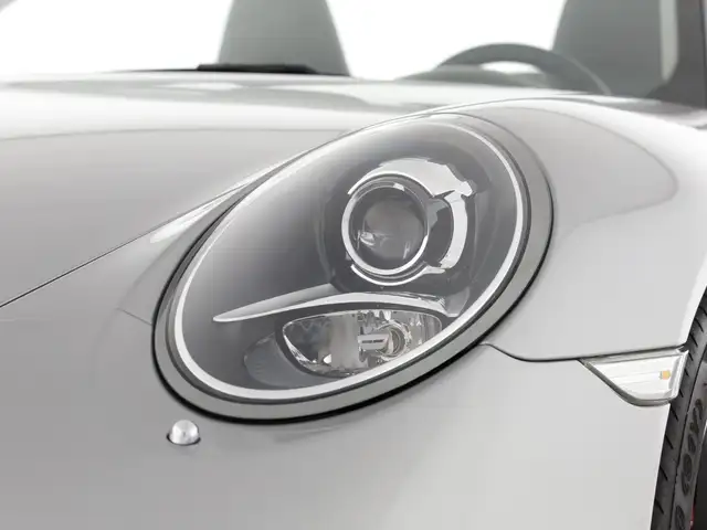 Porsche 911 view 17