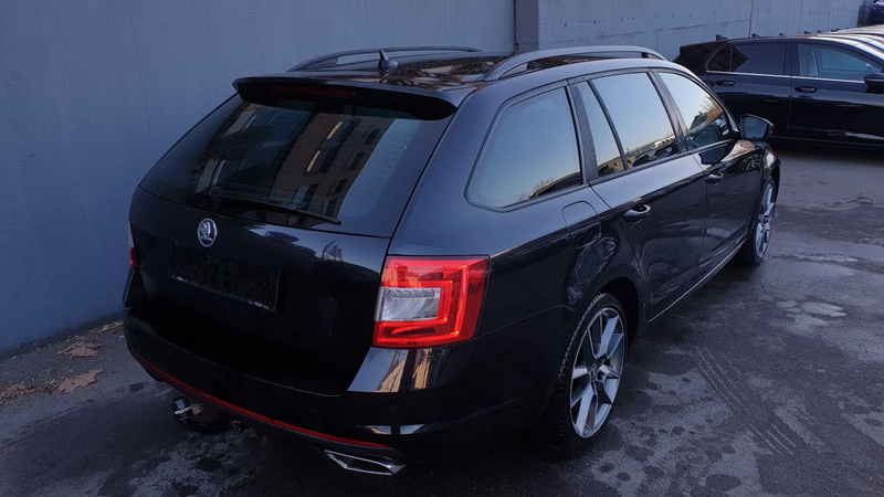 Skoda Octavia 2.0 TDI DSG RS Combi Navi/Xenon/Tempo/18 — photo 4