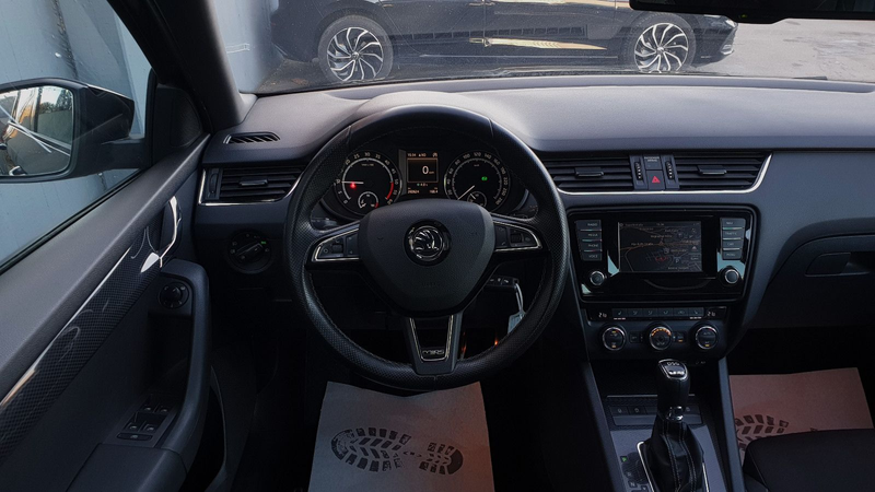 Skoda Octavia 2.0 TDI DSG RS Combi Navi/Xenon/Tempo/18 — photo 11