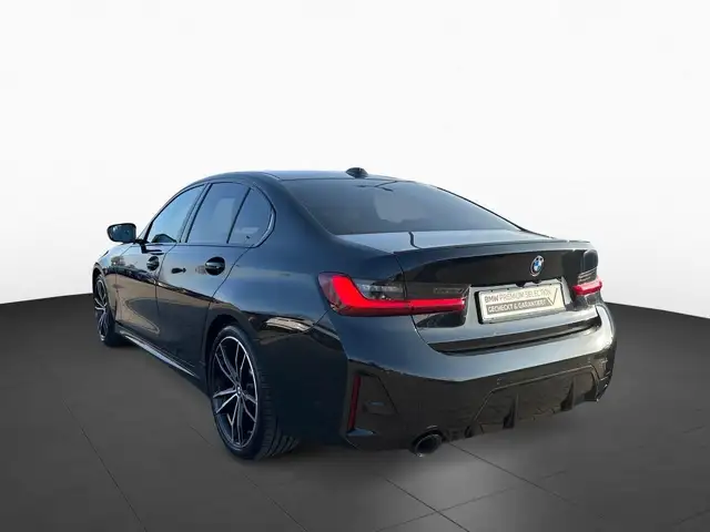 BMW 3 Series view 14