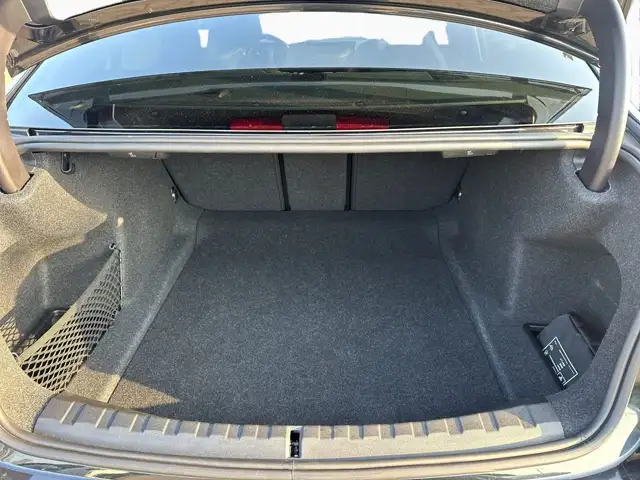 BMW 3 Series view 13