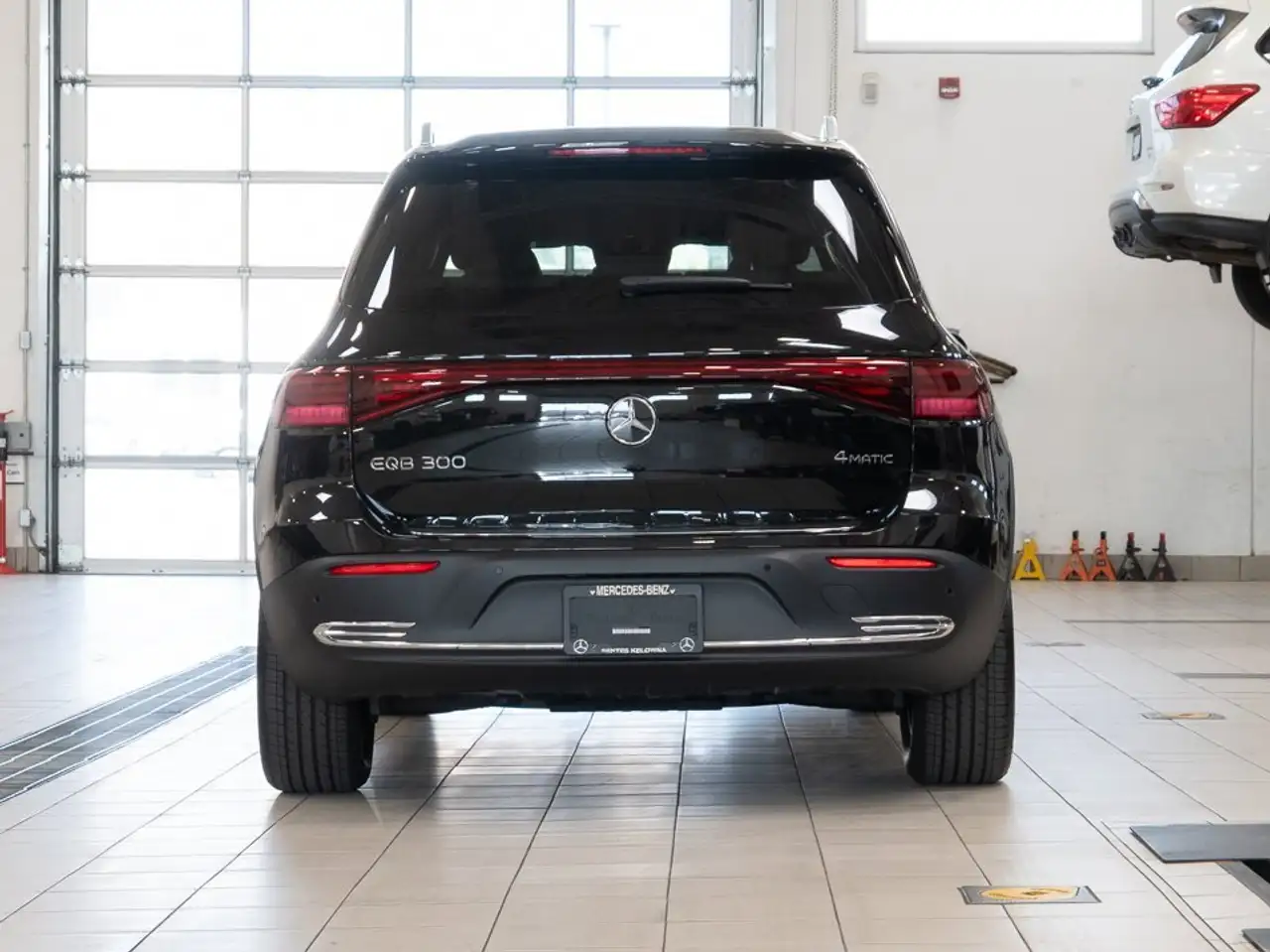 Mercedes-Benz EQB снимка Mercedes-Benz EQB