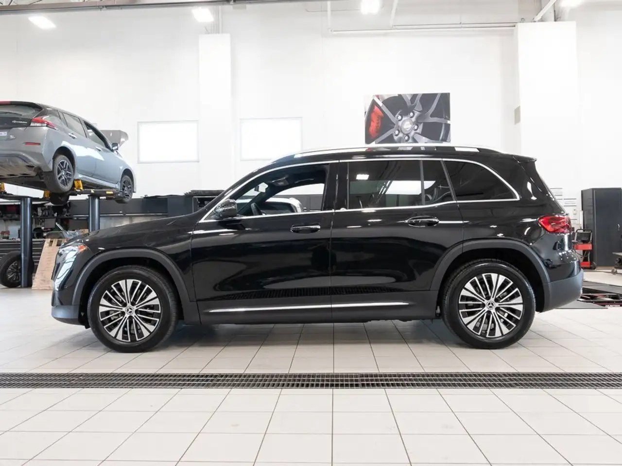 Mercedes-Benz EQB снимка Mercedes-Benz EQB