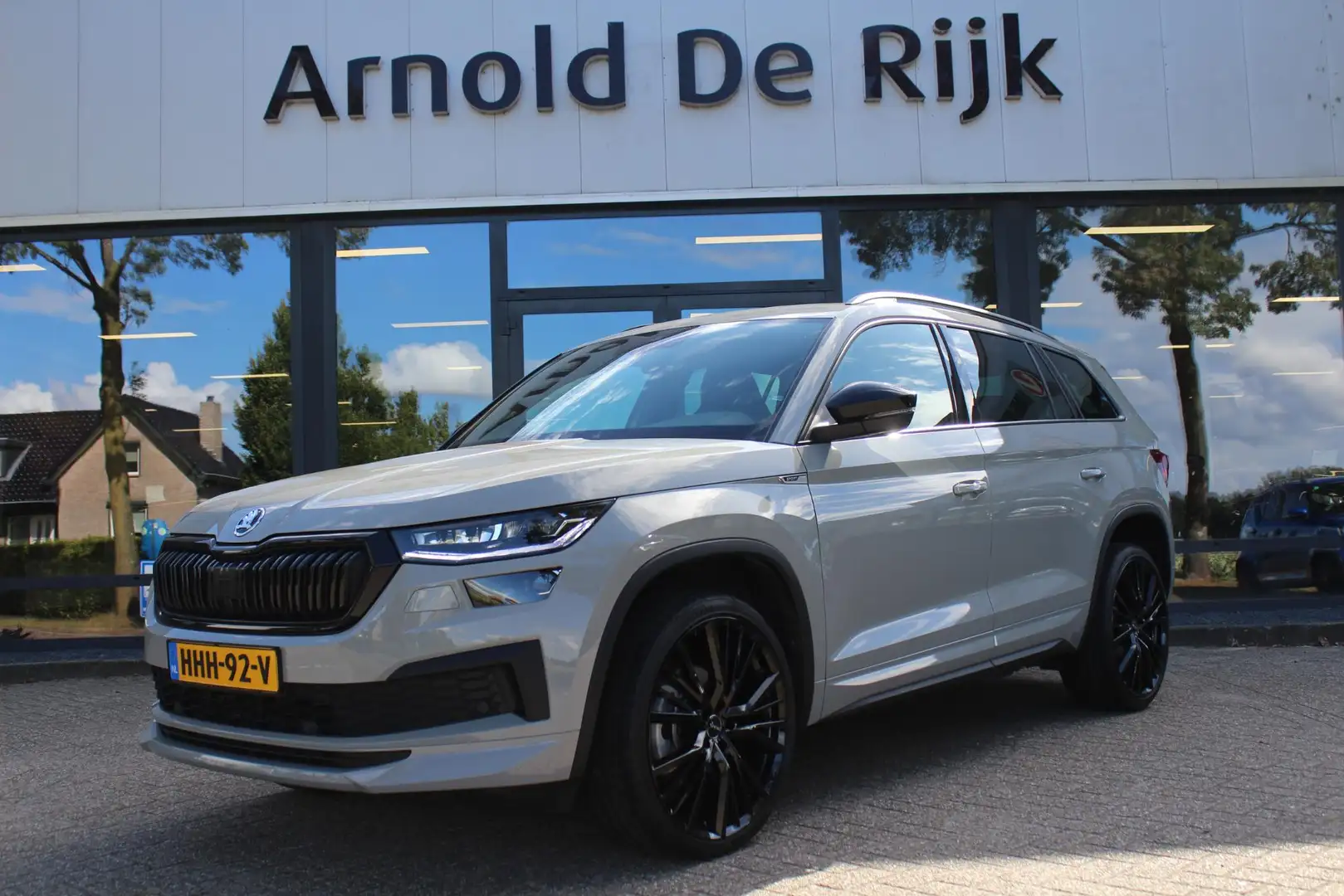 Skoda Kodiaq 1.5 TSI Sportline Business 7p. Grijs - 1