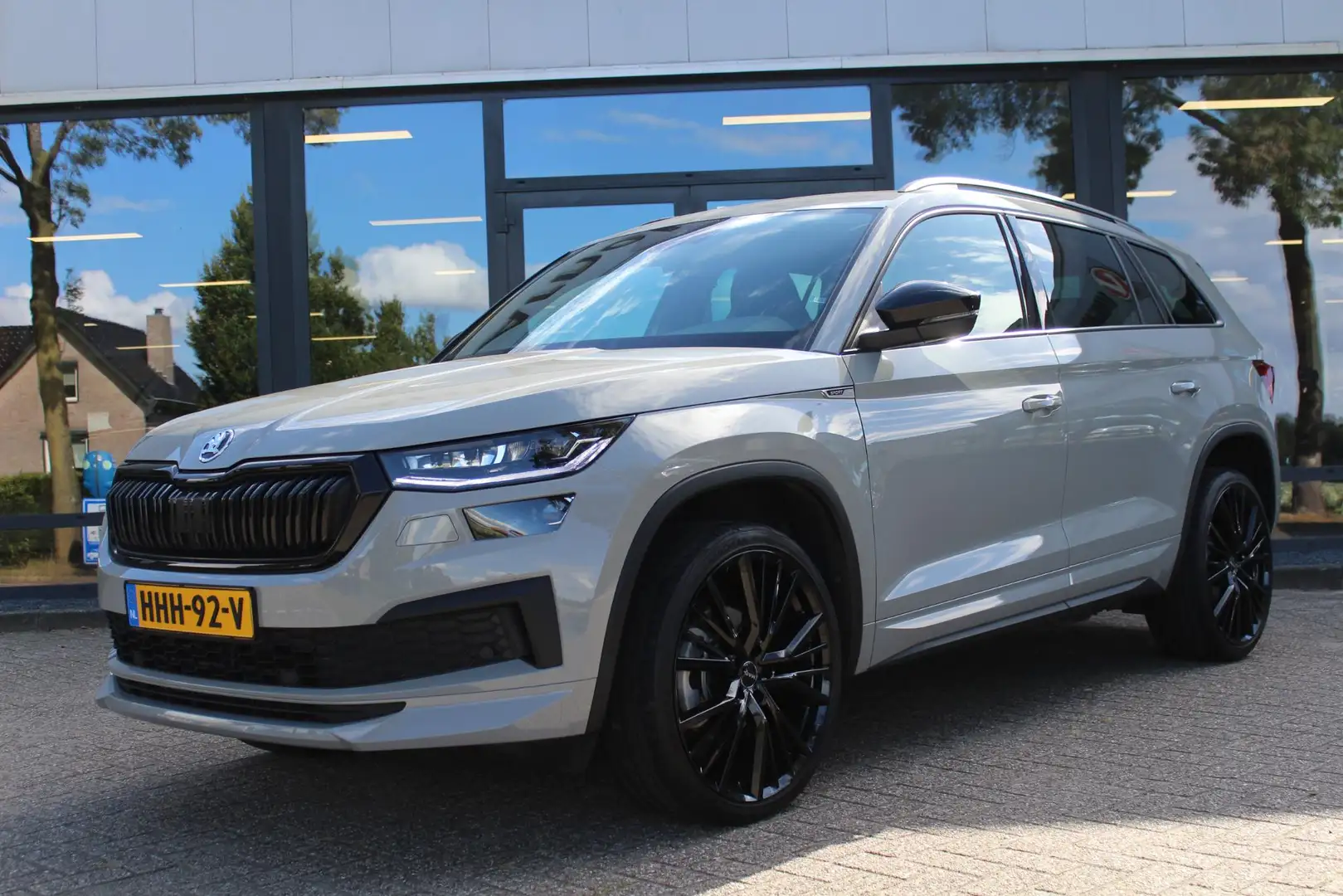 Skoda Kodiaq 1.5 TSI Sportline Business 7p. Grijs - 2