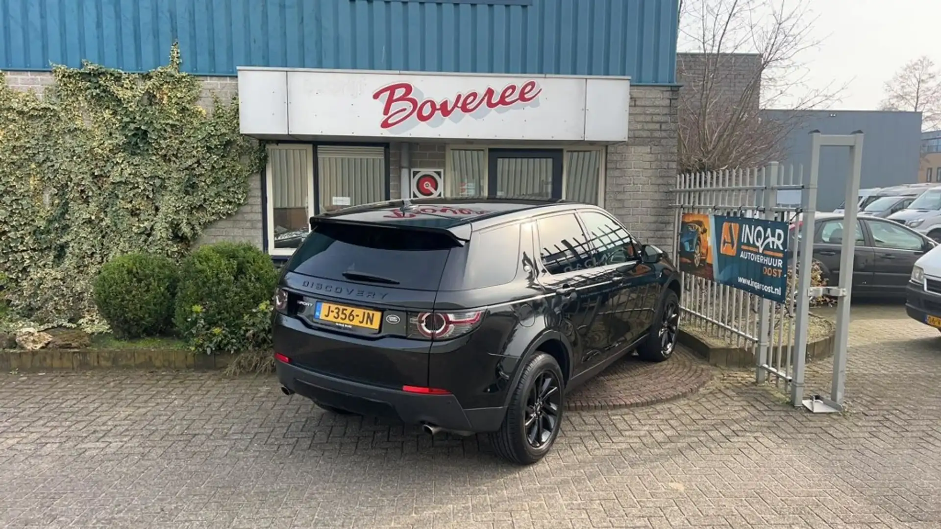 Land Rover Discovery Sport 2.0 SI4 4WD HSE 7 Persoons Zwart - 2