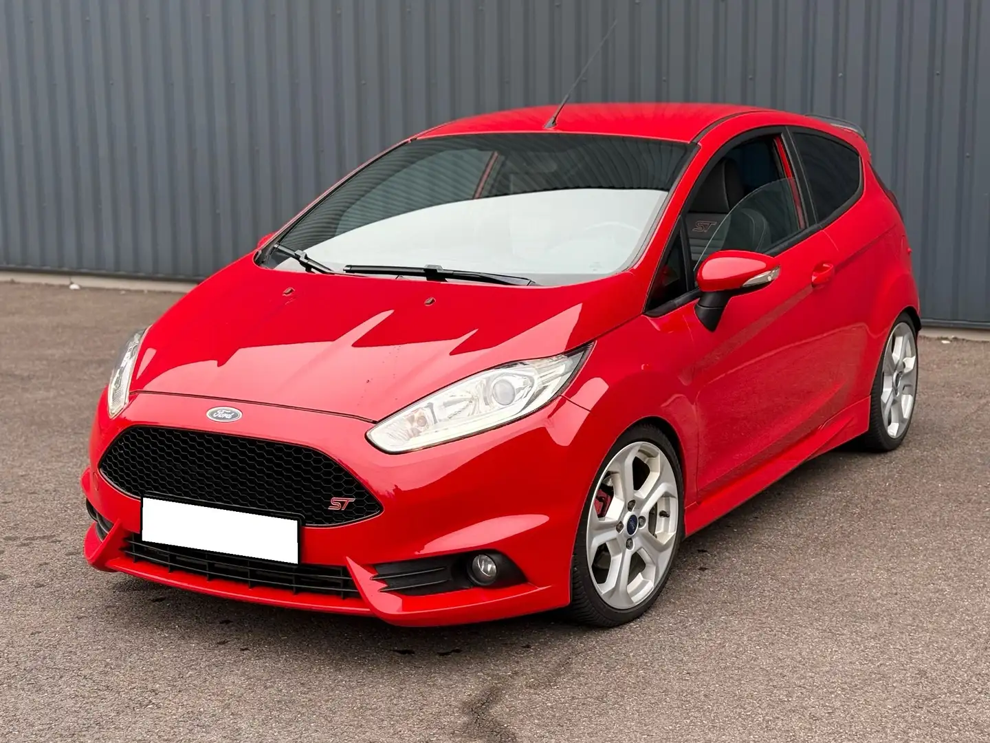 Ford Fiesta 1.6 EcoBoost 182 ST Rouge - 2