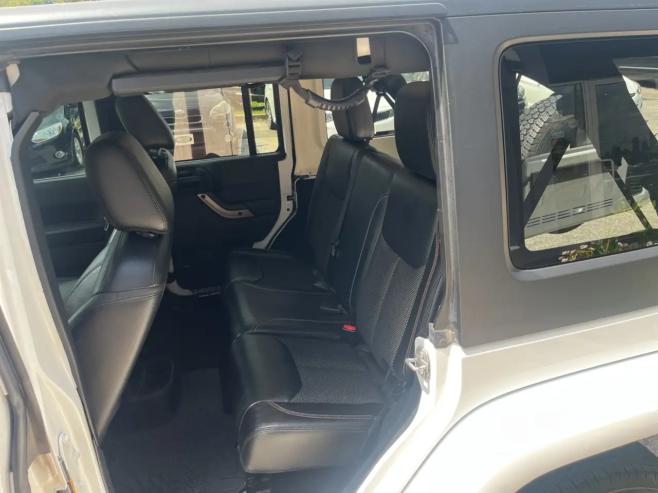 Jeep Wrangler снимка Jeep Wrangler