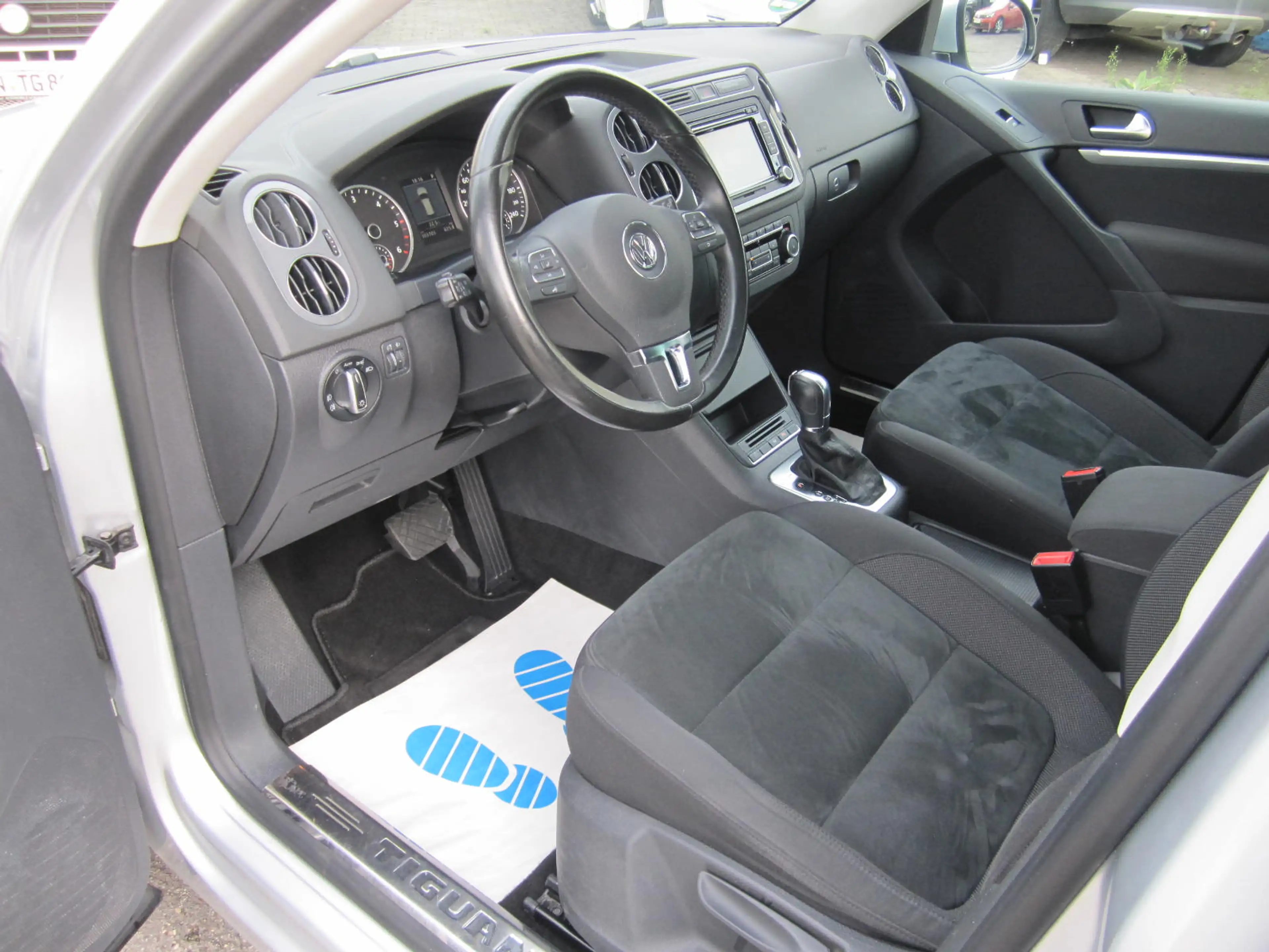Volkswagen Tiguan Sport & Style 4Motion ~ DSG ~ AHK ~ — photo 6