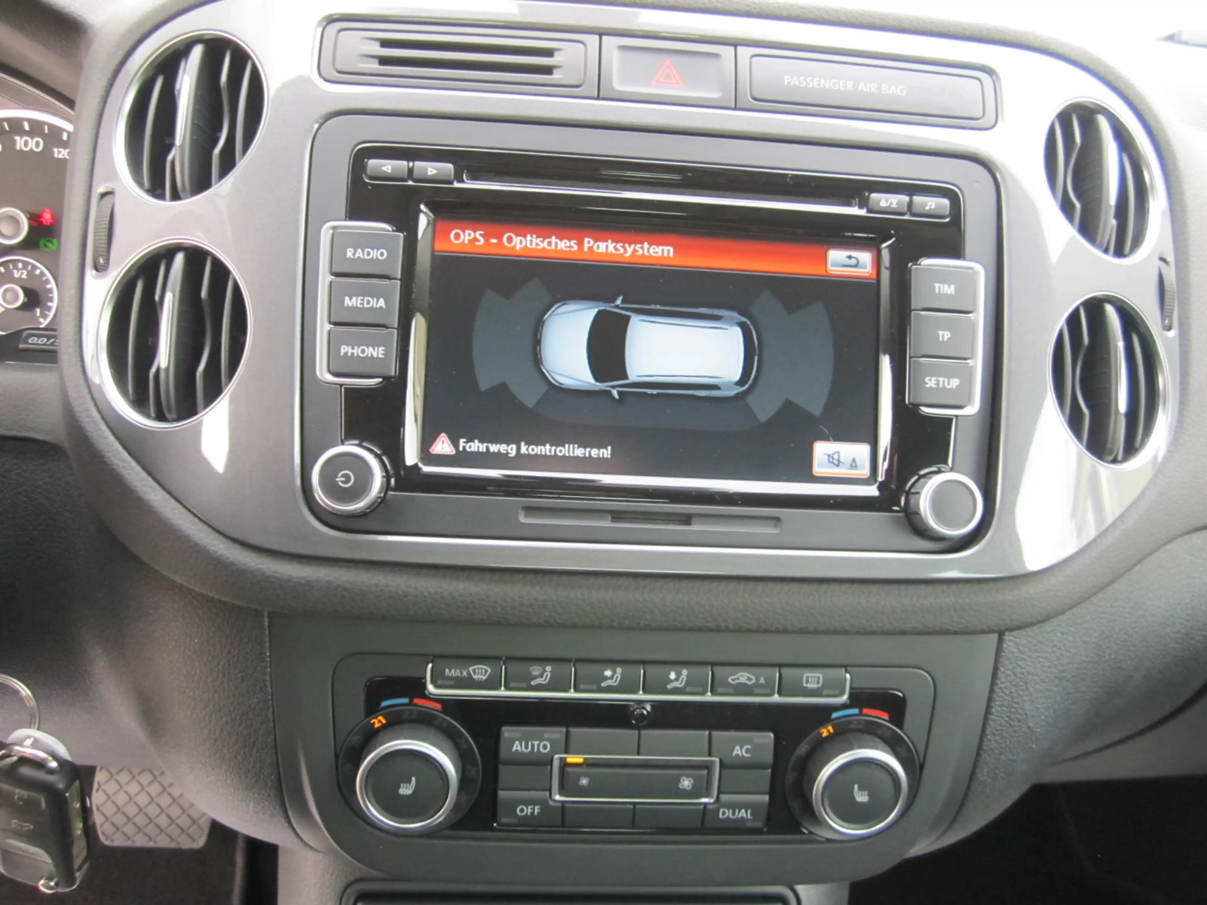 Volkswagen Tiguan Sport & Style 4Motion ~ DSG ~ AHK ~ — photo 13